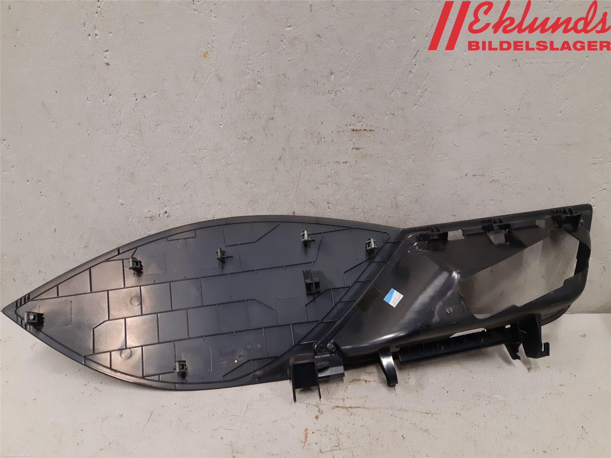 Ford FOCUS     04-07 Instrumentbräda Förvaringsfack