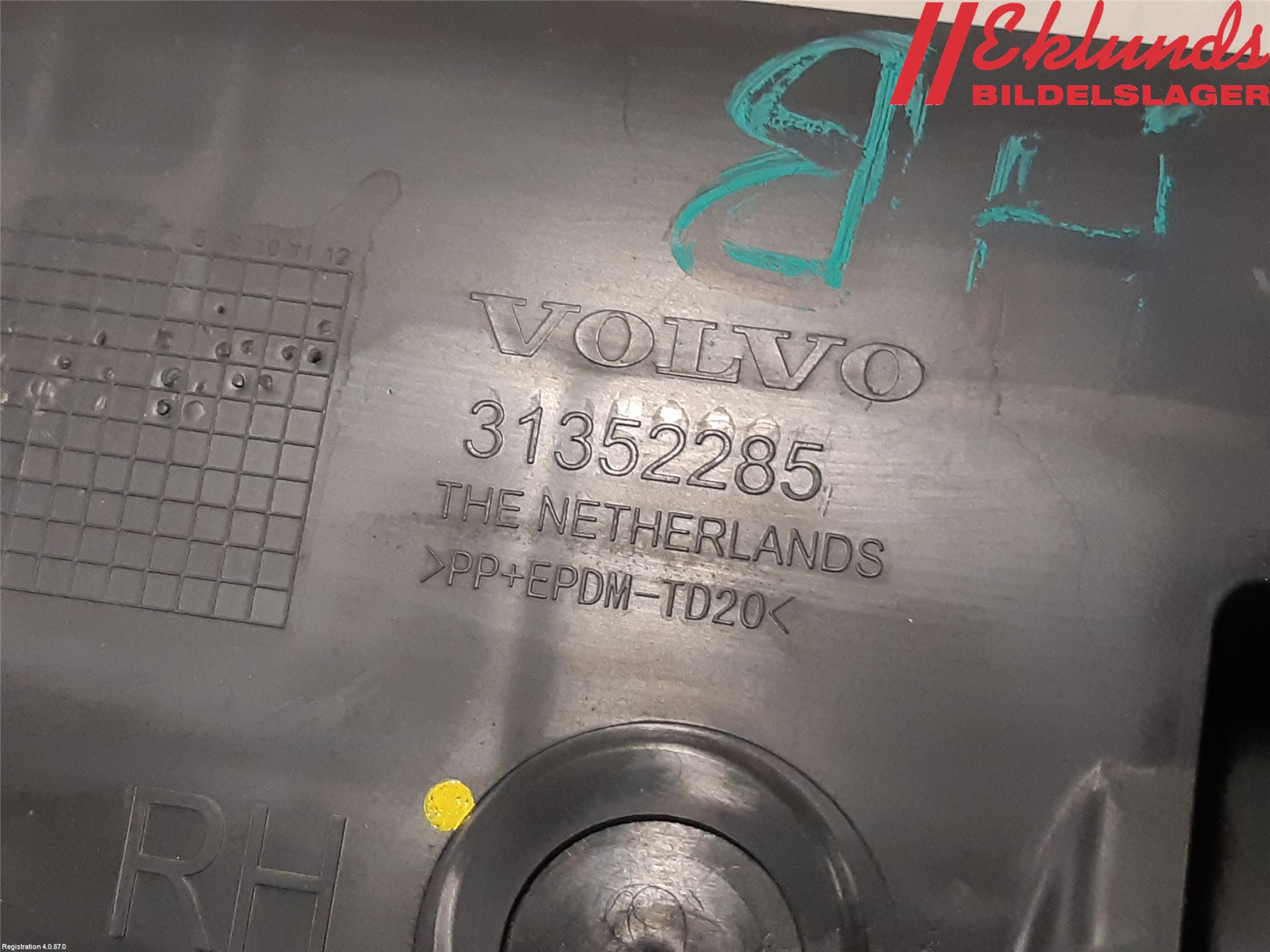 Volvo V60 14-18 Stötfångarfäste Bak Hö