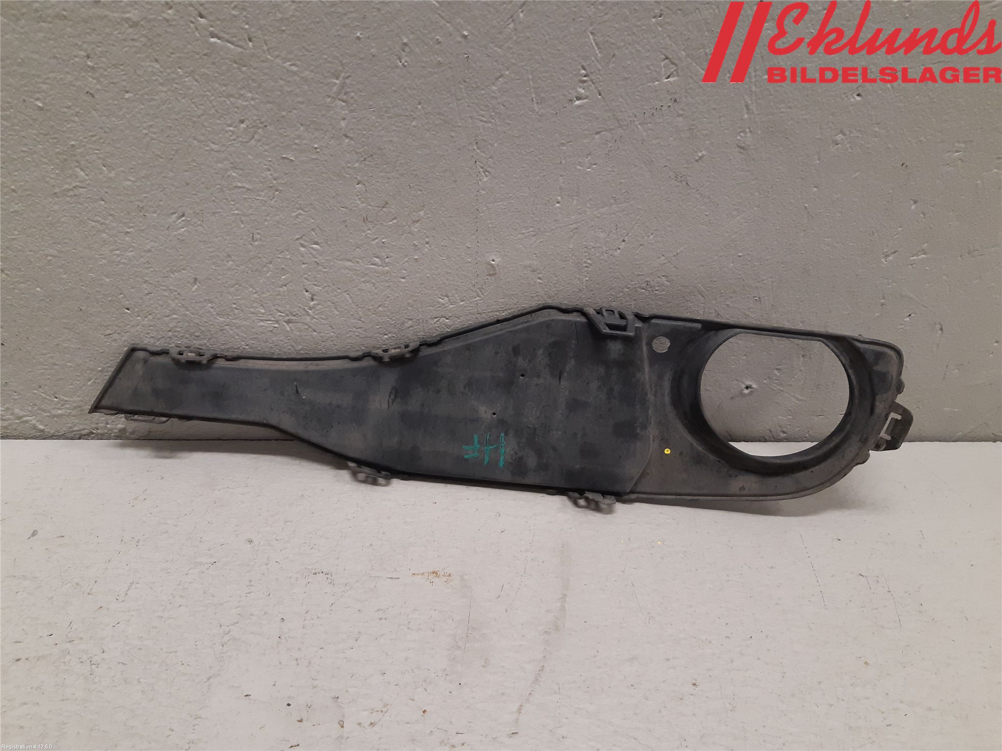 BMW 3 F30/F31/F80 12-19 Dimljussarg Fram