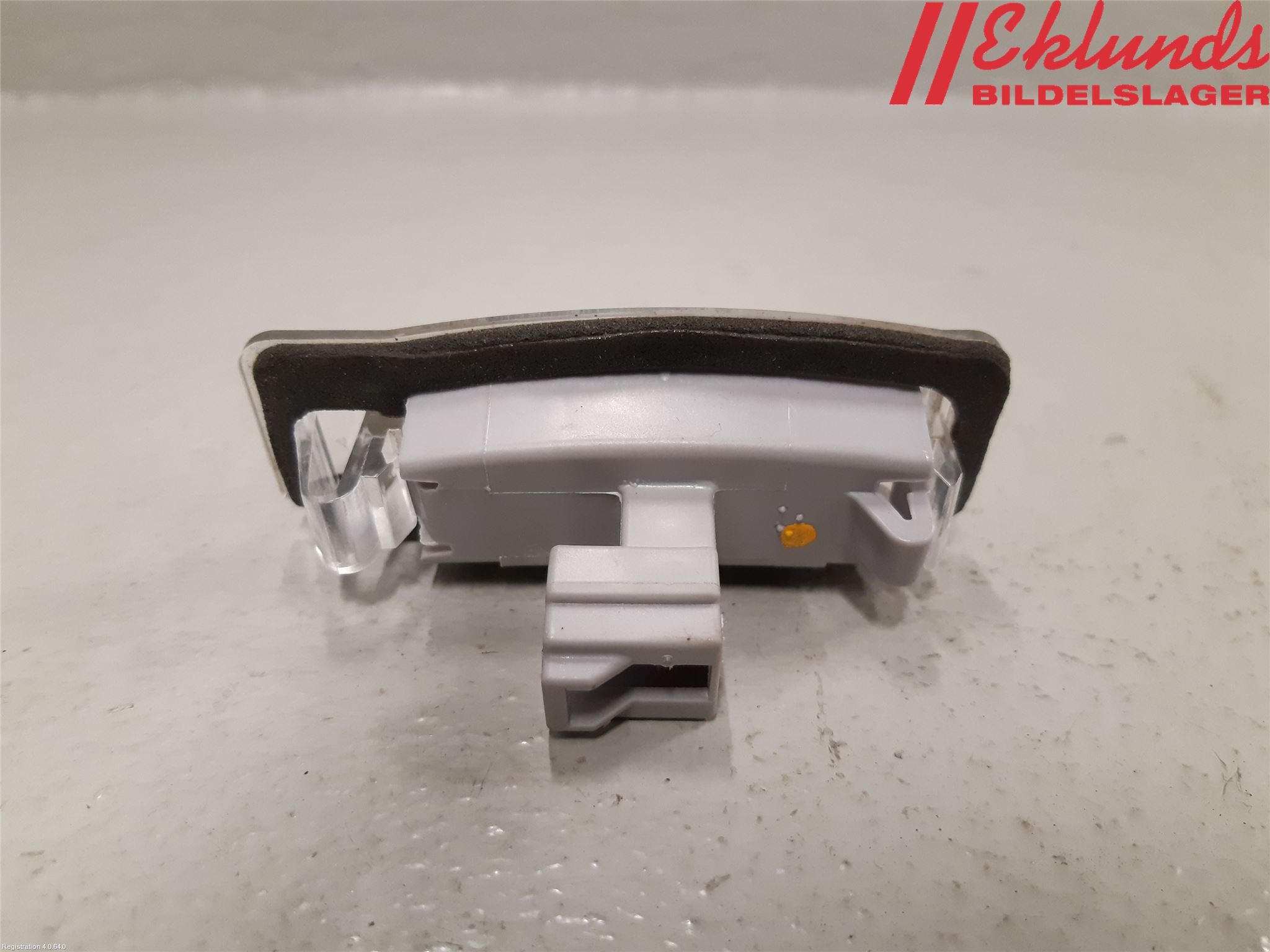 Mitsubishi OUTLANDER 13-21 Skylt Belysning