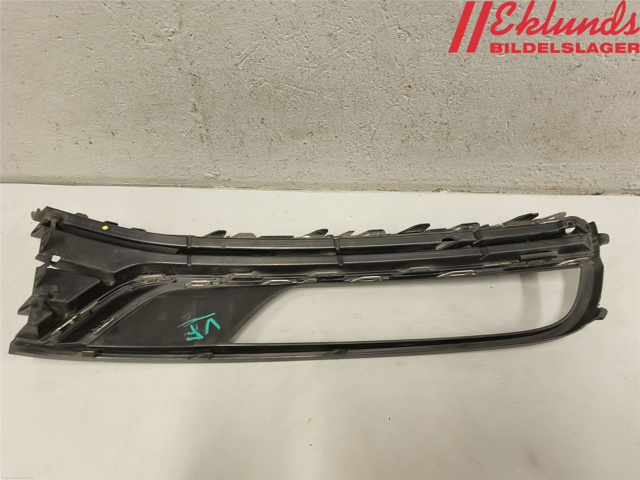 Volkswagen VW PASSAT 15-19 Dimljussarg Fram