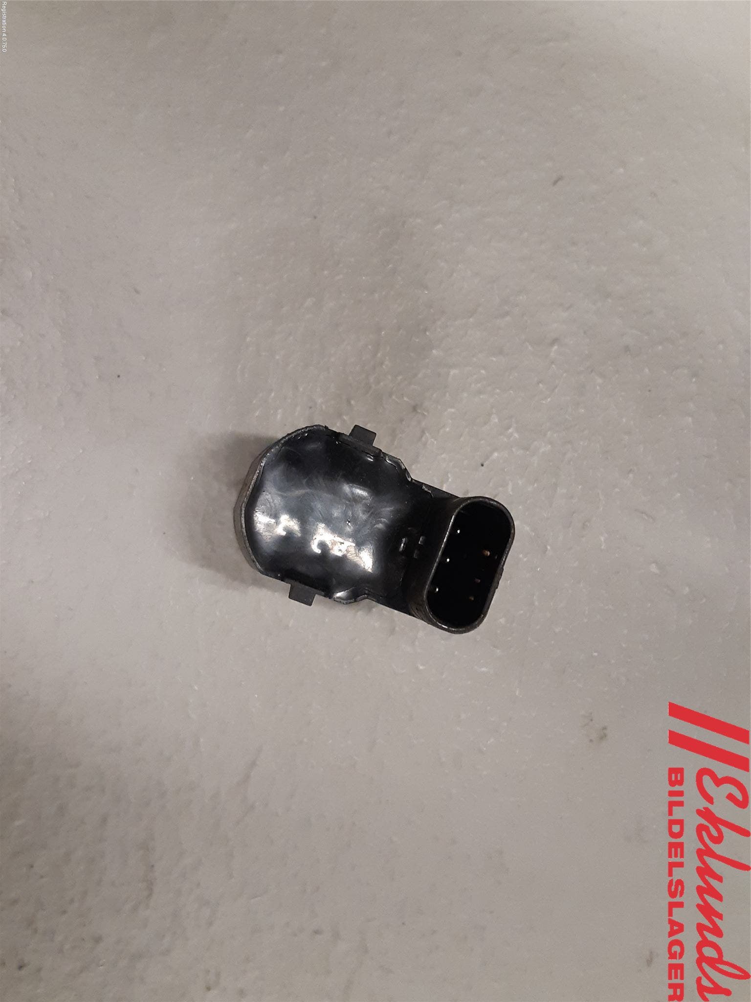 BMW 5 F10/F11/F18 09-17 Parkeringshjälp Frontsensor