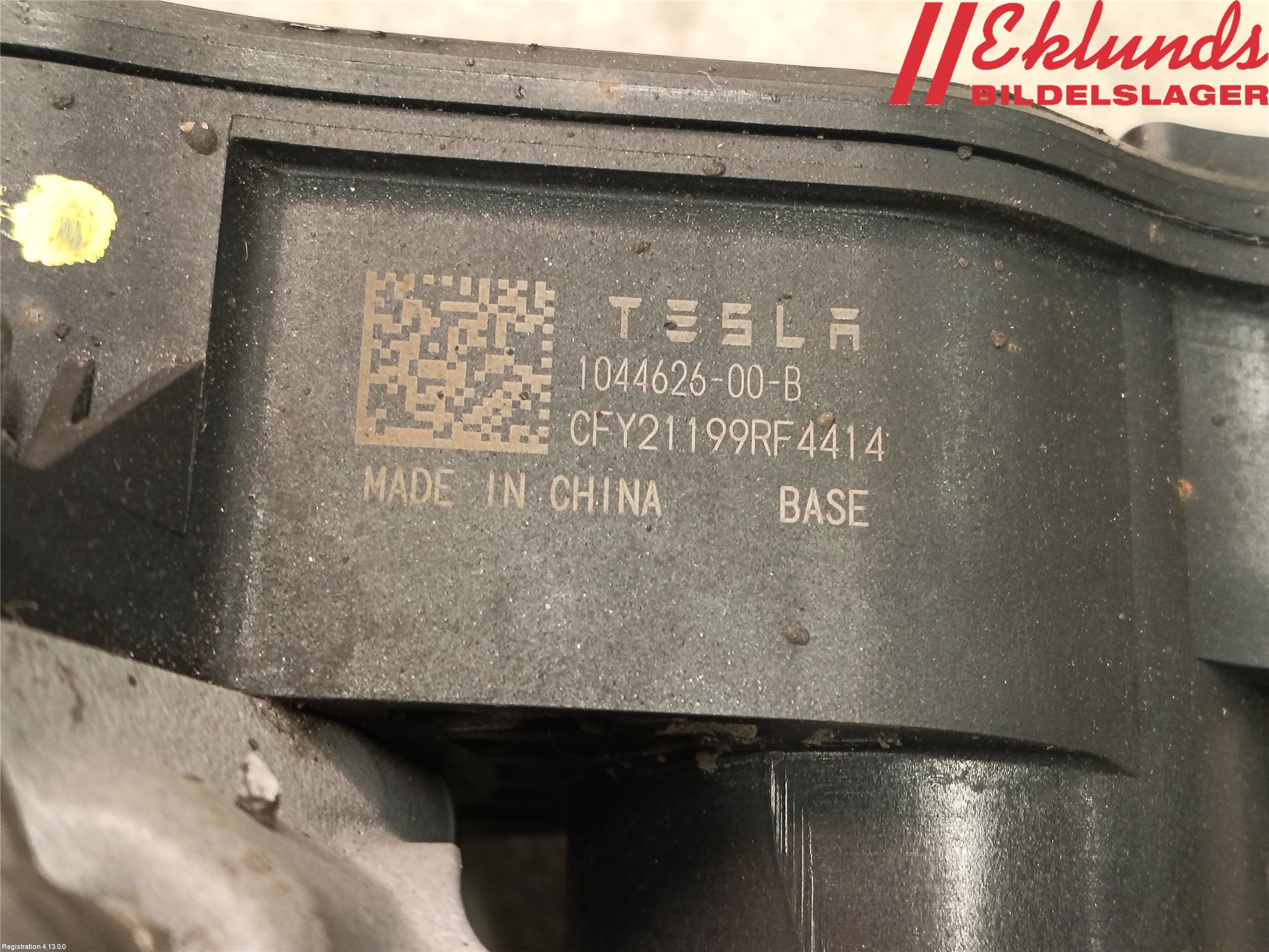 Tesla MODEL 3 17- Bromsok Bak Höger