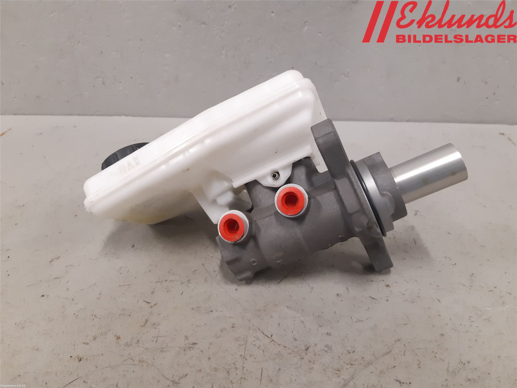 Tesla MODEL Y 21- Broms Huvudcylinder