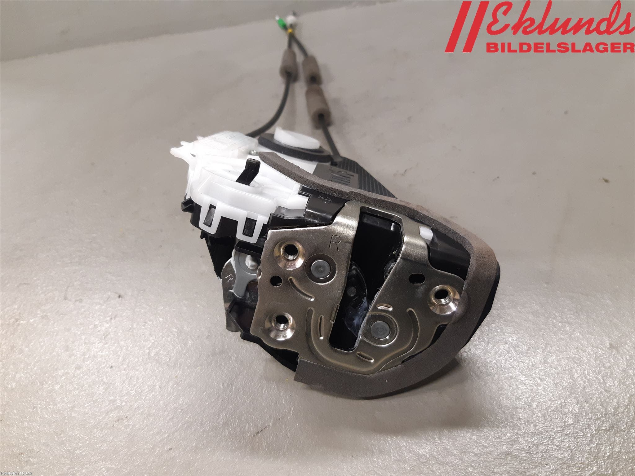 Toyota YARIS XP21 20- Låskista-Dörrlås