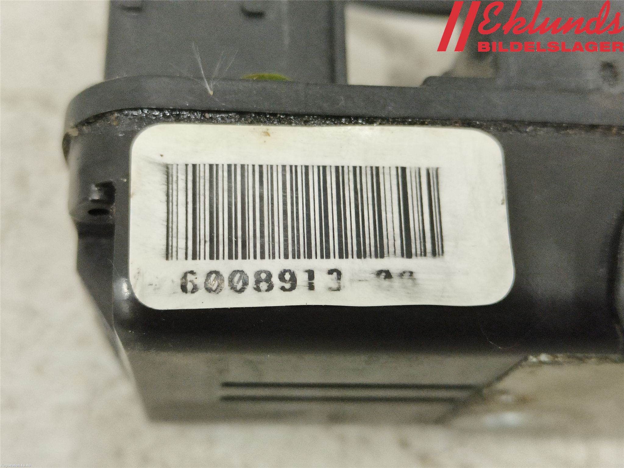 Tesla MODEL S 13- Låskista-Dörrlås