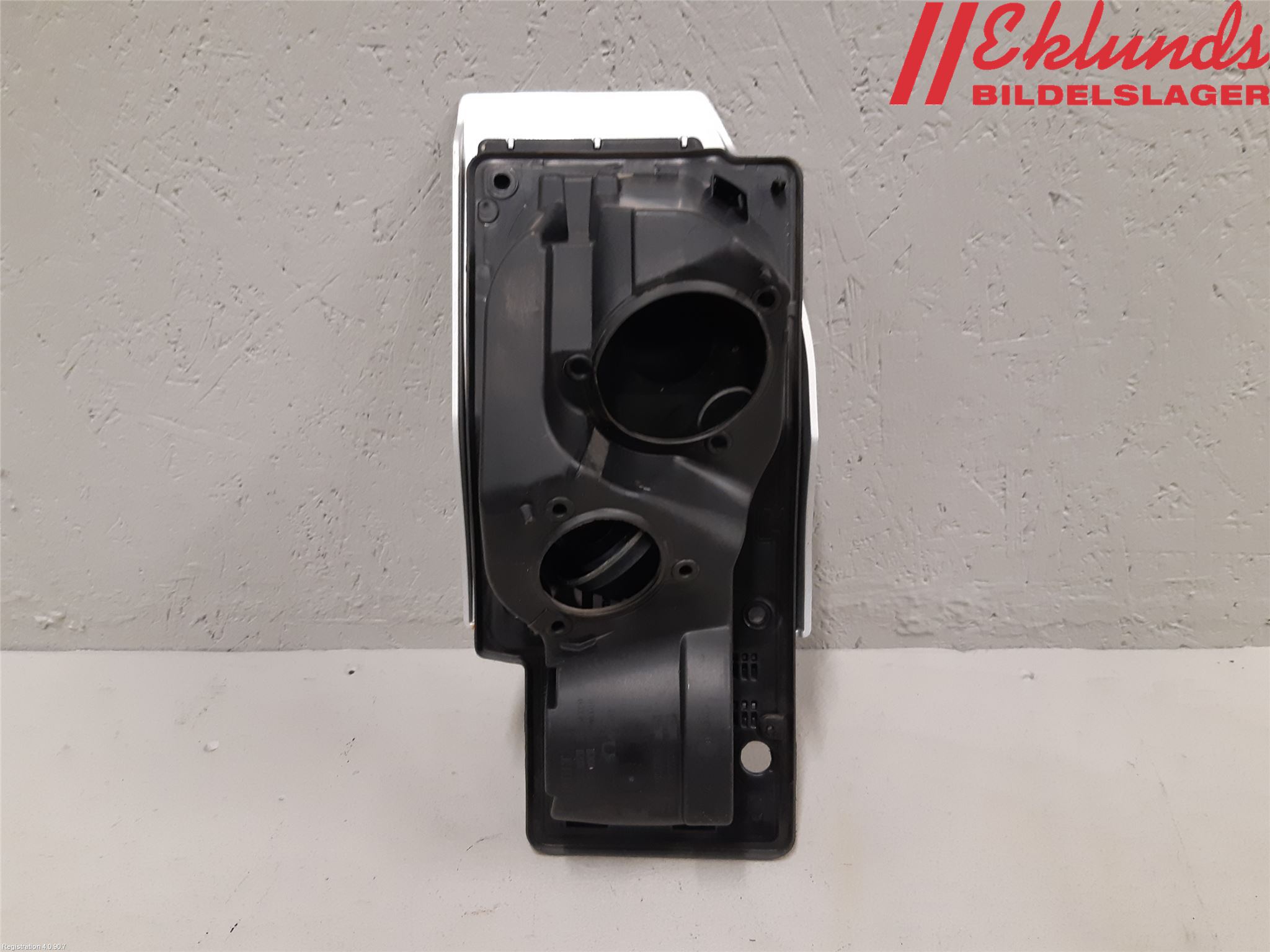 Opel VIVARO 15-19 Tanklucka