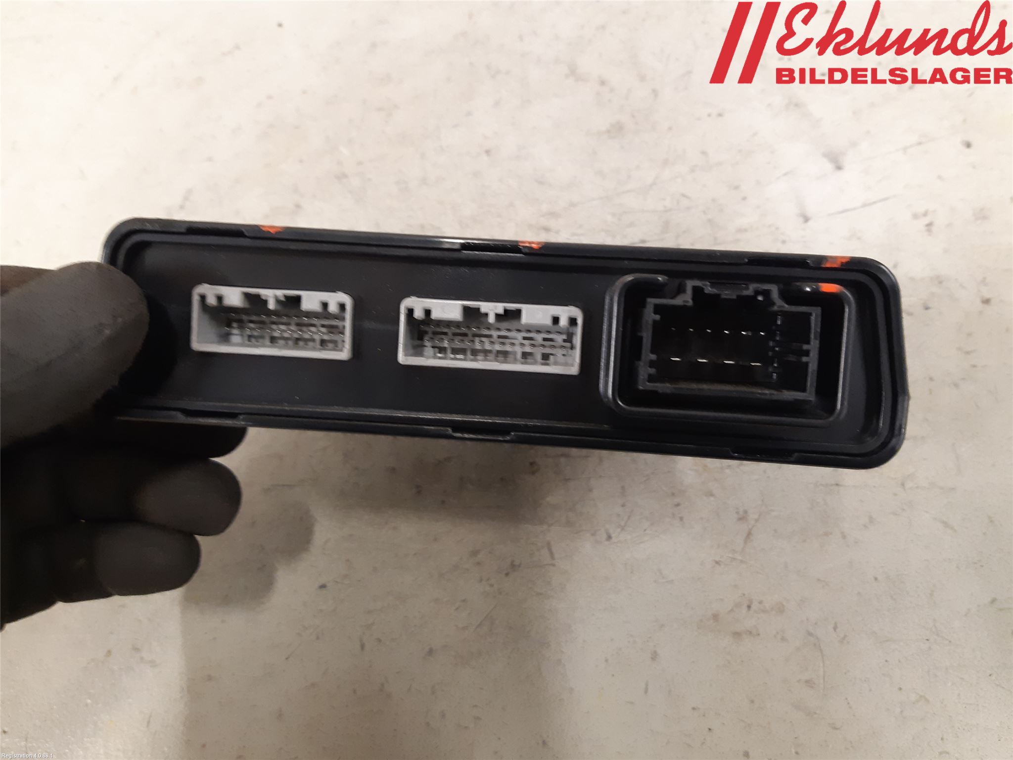 Tesla MODEL S 13- Styrenhet Dörr