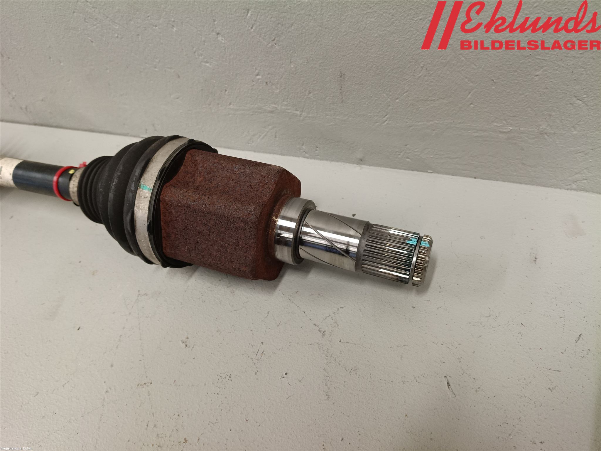 Volvo V40 12-19 Drivaxel Fram Vänster