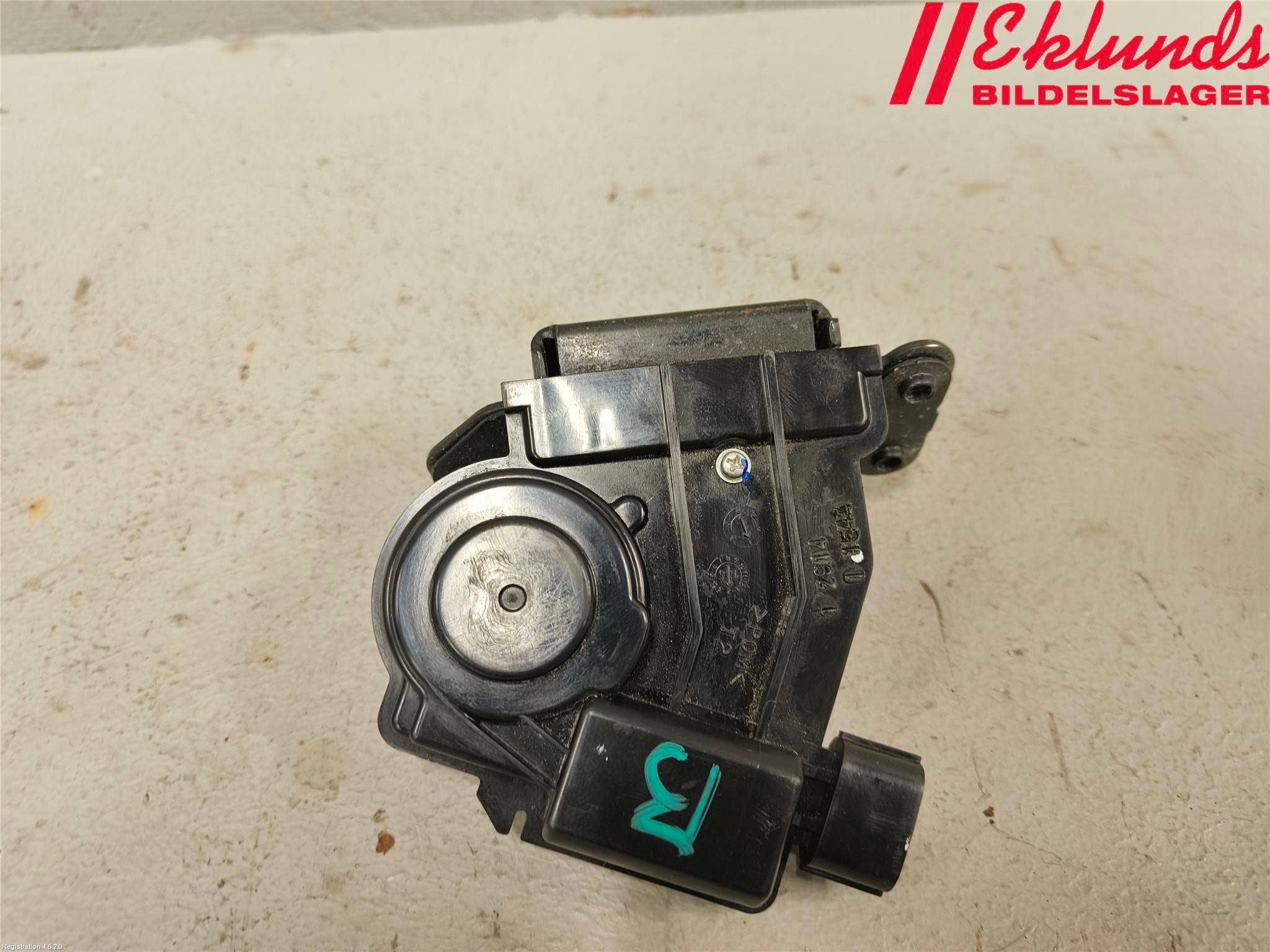 Toyota AVENSIS 09-15 Låskista Baklucka