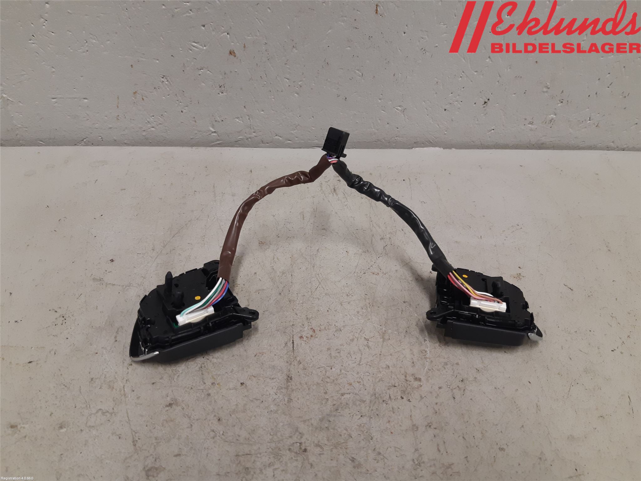 Toyota CAMRY 19-24 Strömställare Övrigt