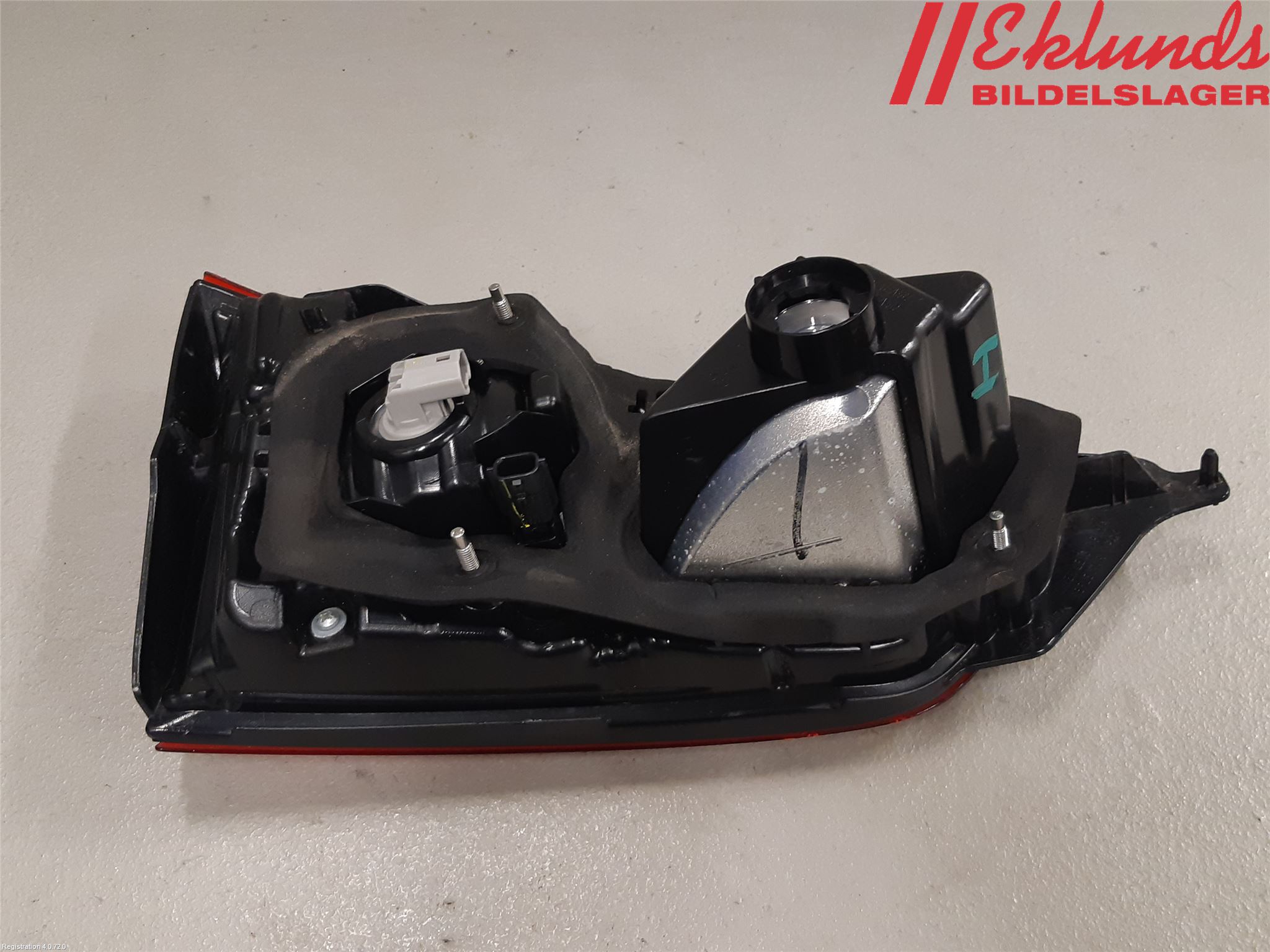 Nissan QASHQAI 14-17 Bakljus Lucka Hö