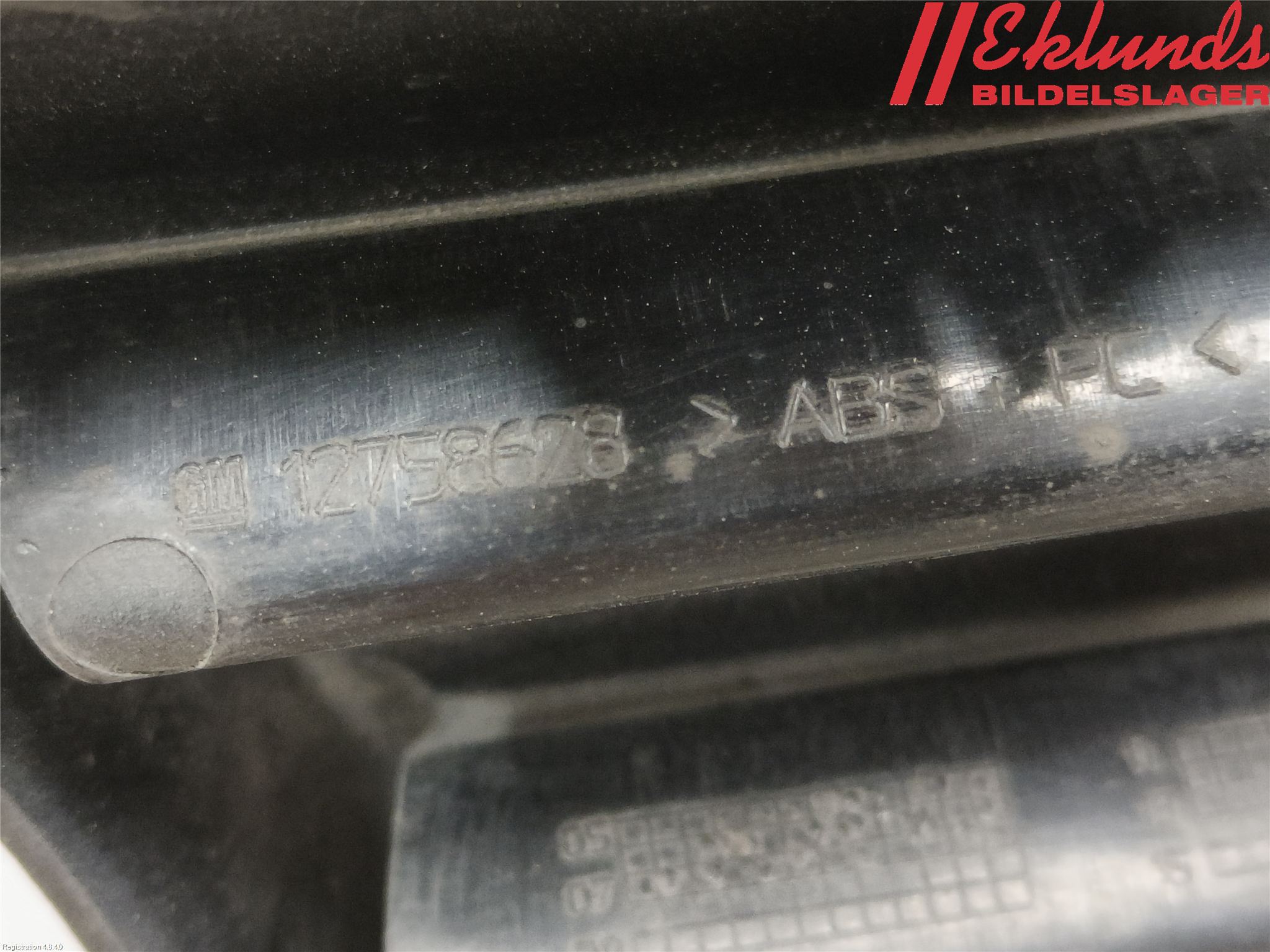 Saab 9-5     06-10 Grilldel Mitt