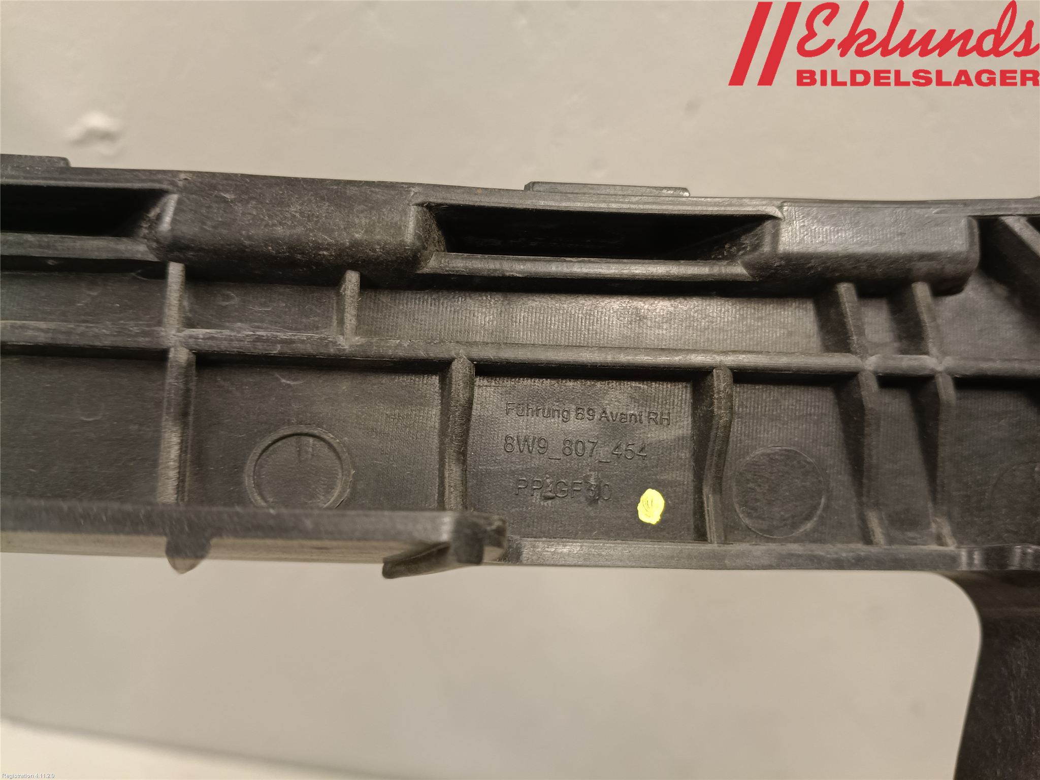 Audi A4/S4 B9 16-19 Stötfångarfäste Bak Hö