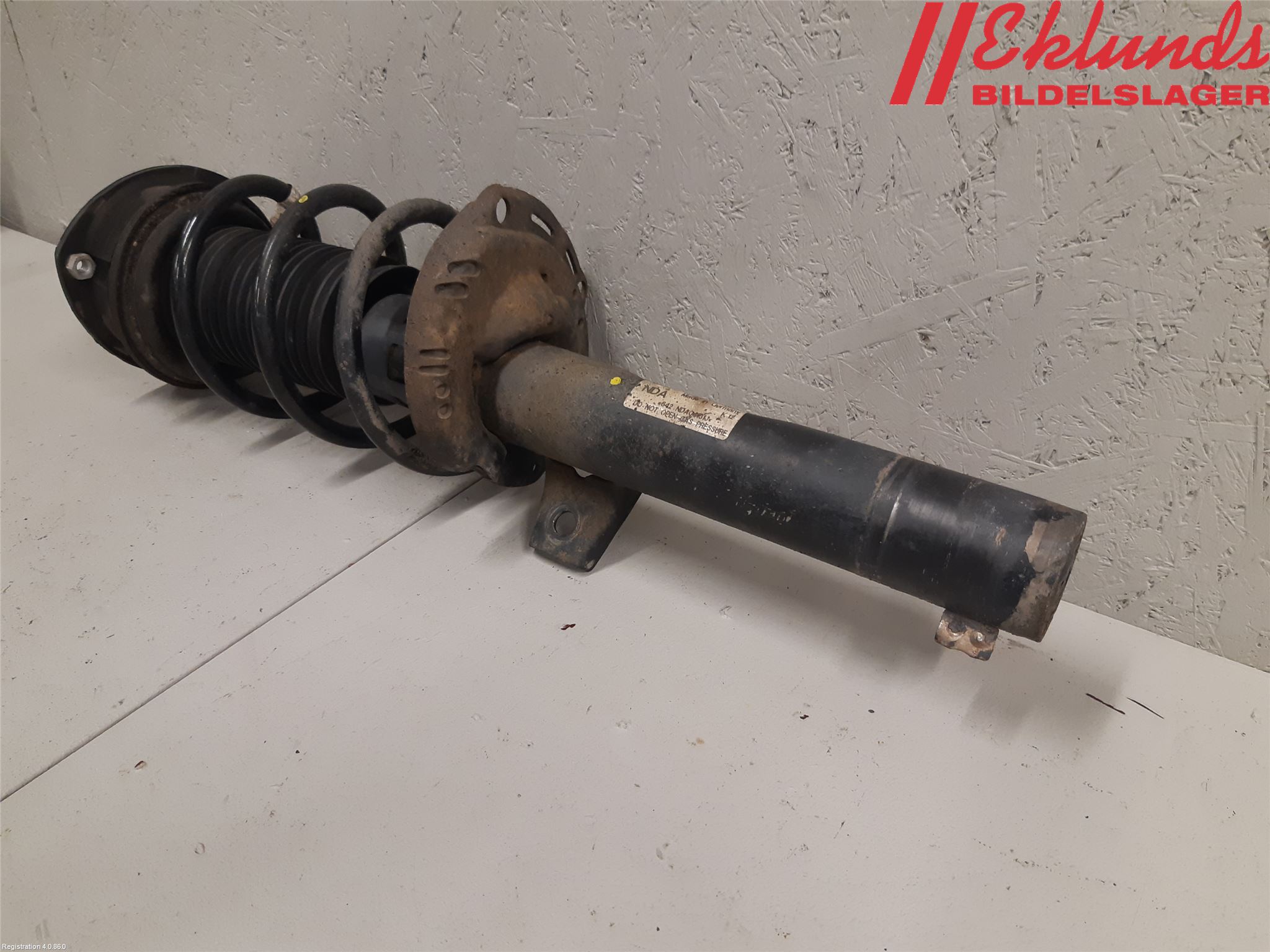 Volkswagen VW PASSAT 15-19 Fjäderben Fram Höger