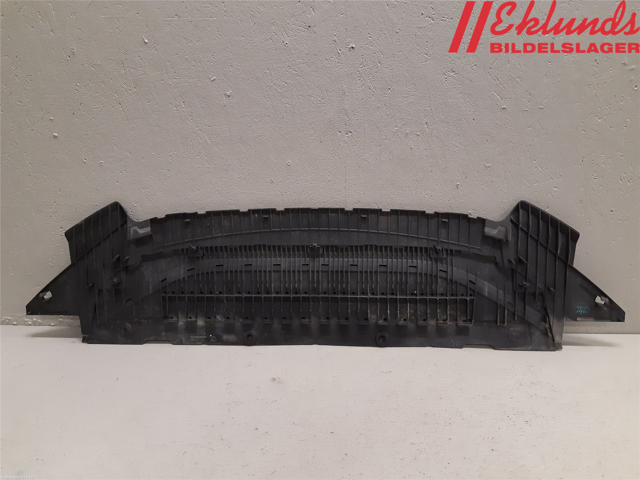 Audi A6/S6 4G 11-18 Hasplåt Plåt-Plast