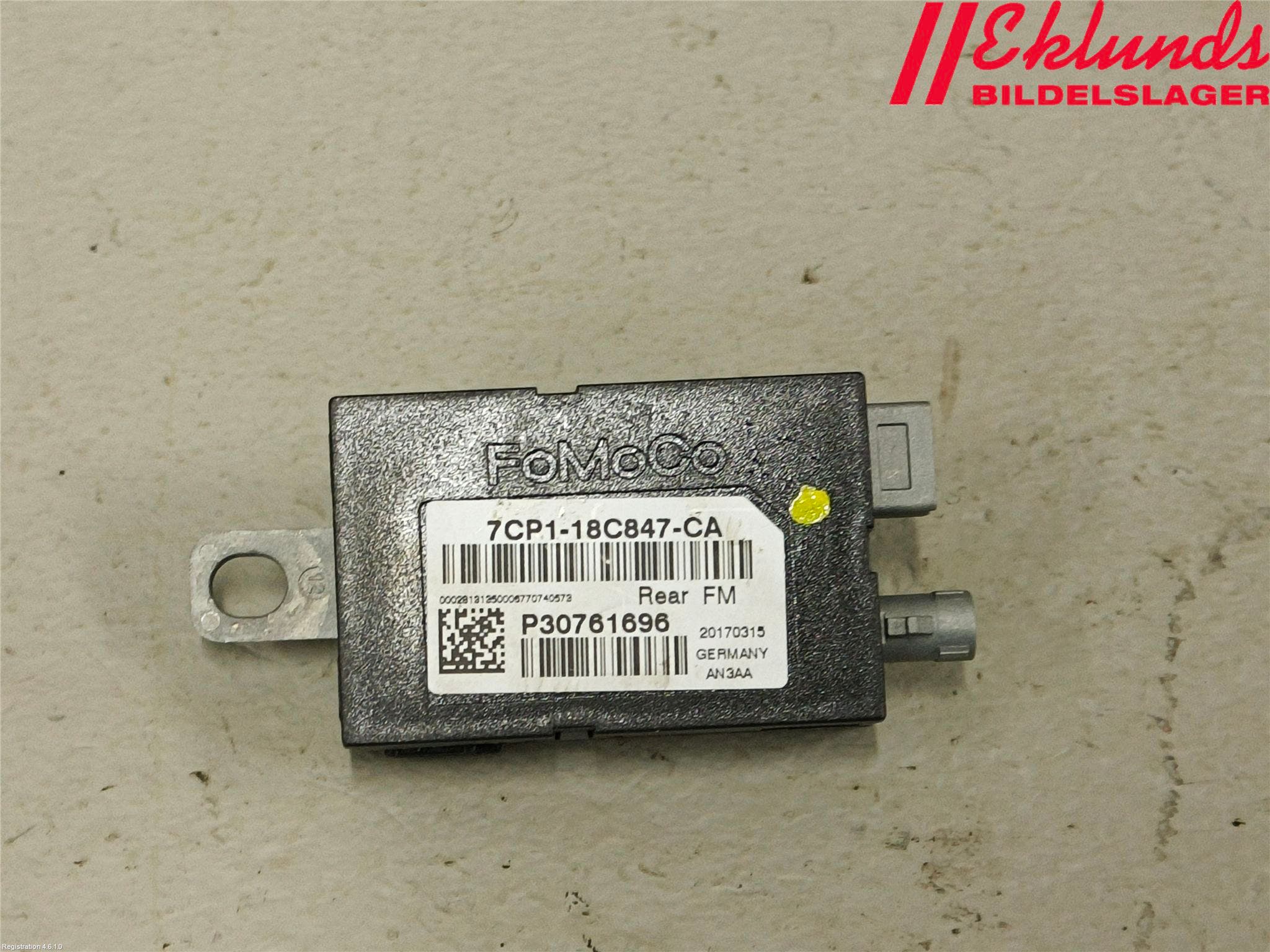 Ford KUGA 17-19 Antennförstärkare