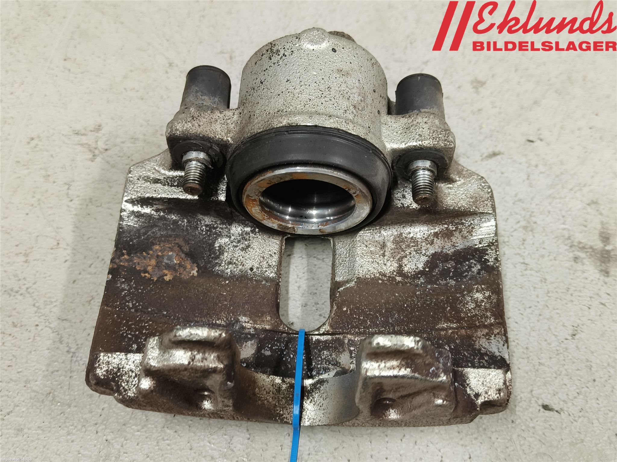 Volkswagen VW PASSAT 11-14 Bromsok Fram Höger