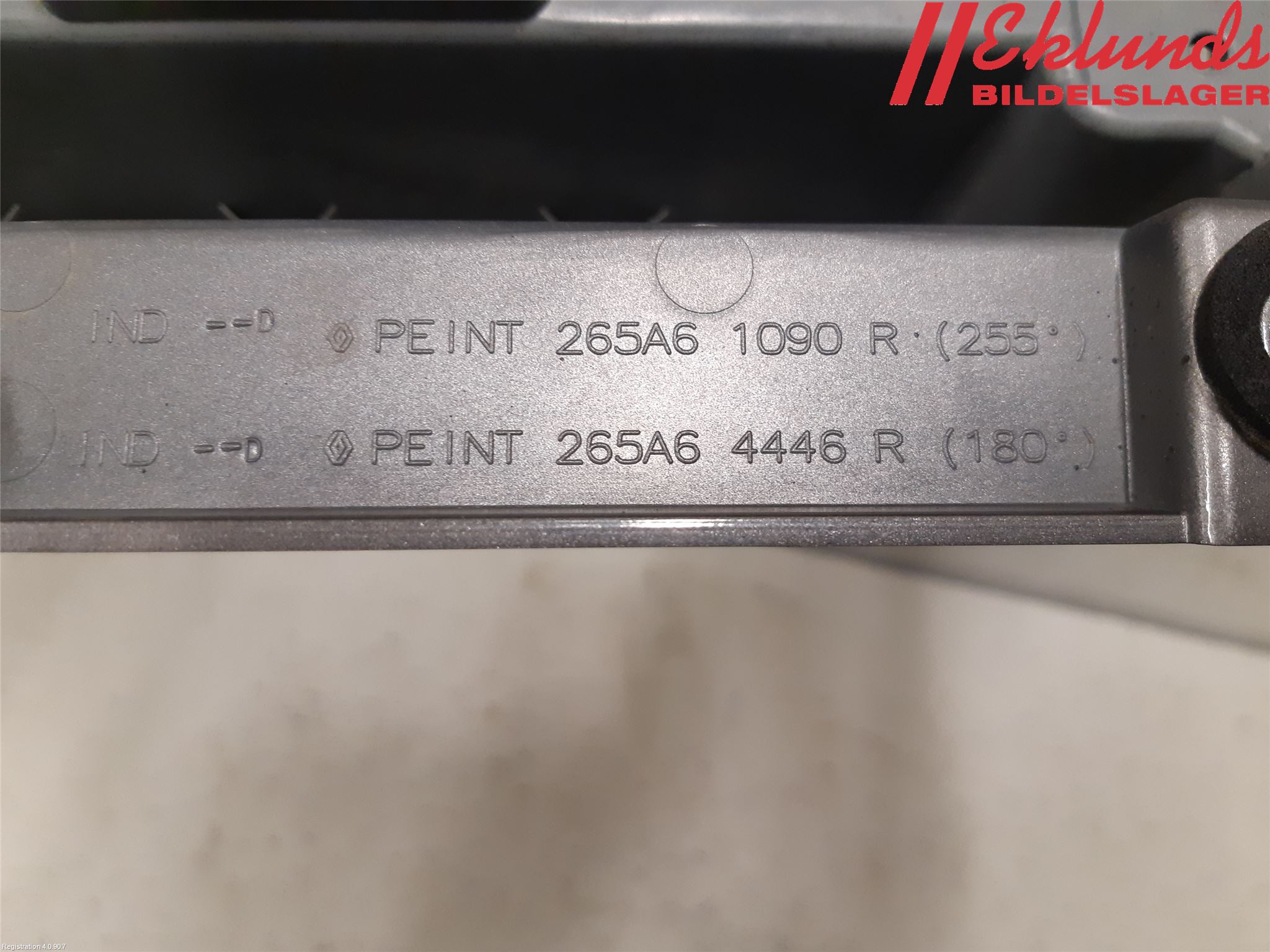 Opel VIVARO 15-19 Bakljussarg