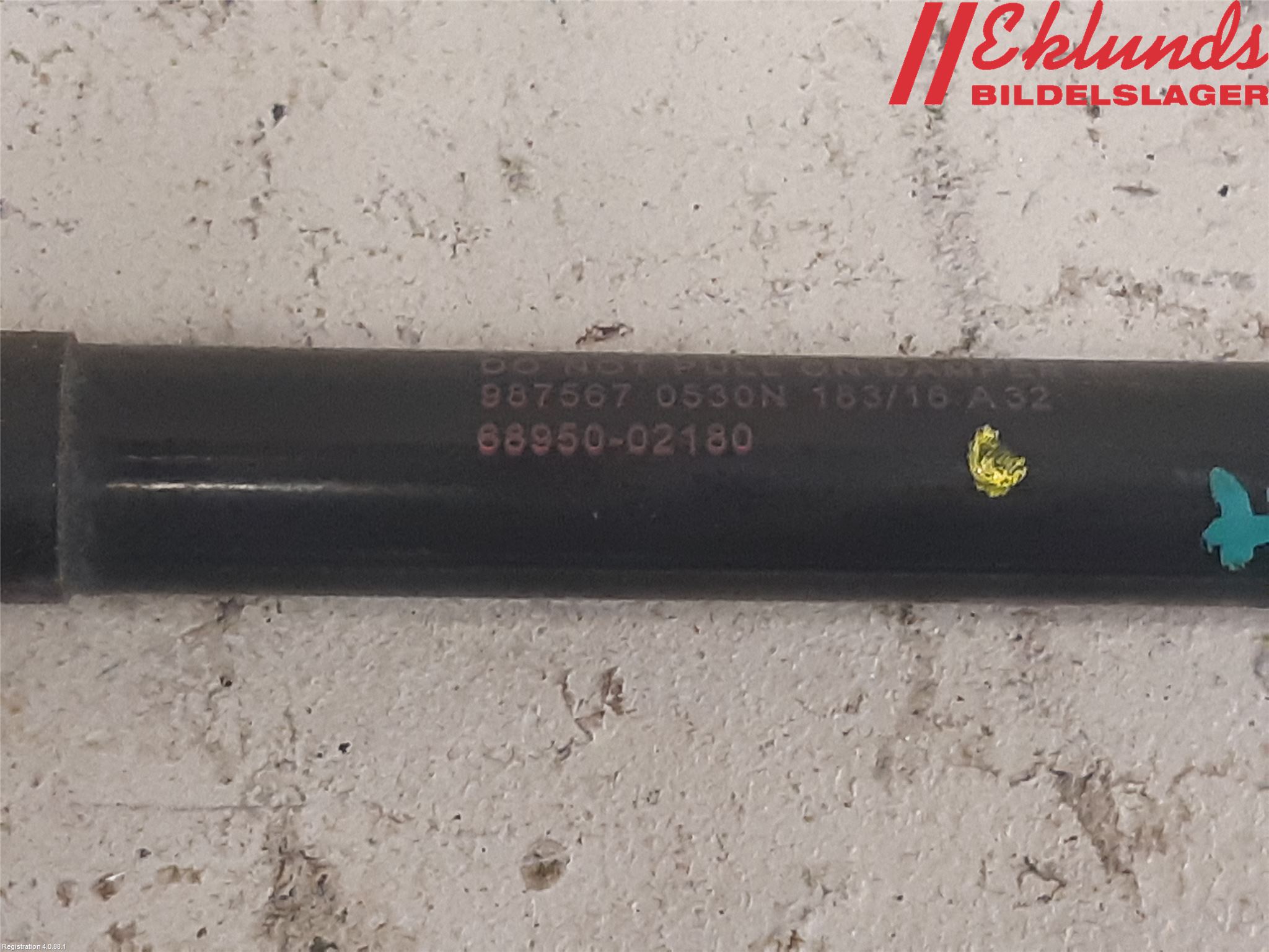 Toyota AURIS 13-19 Gasfjäder Baklucka