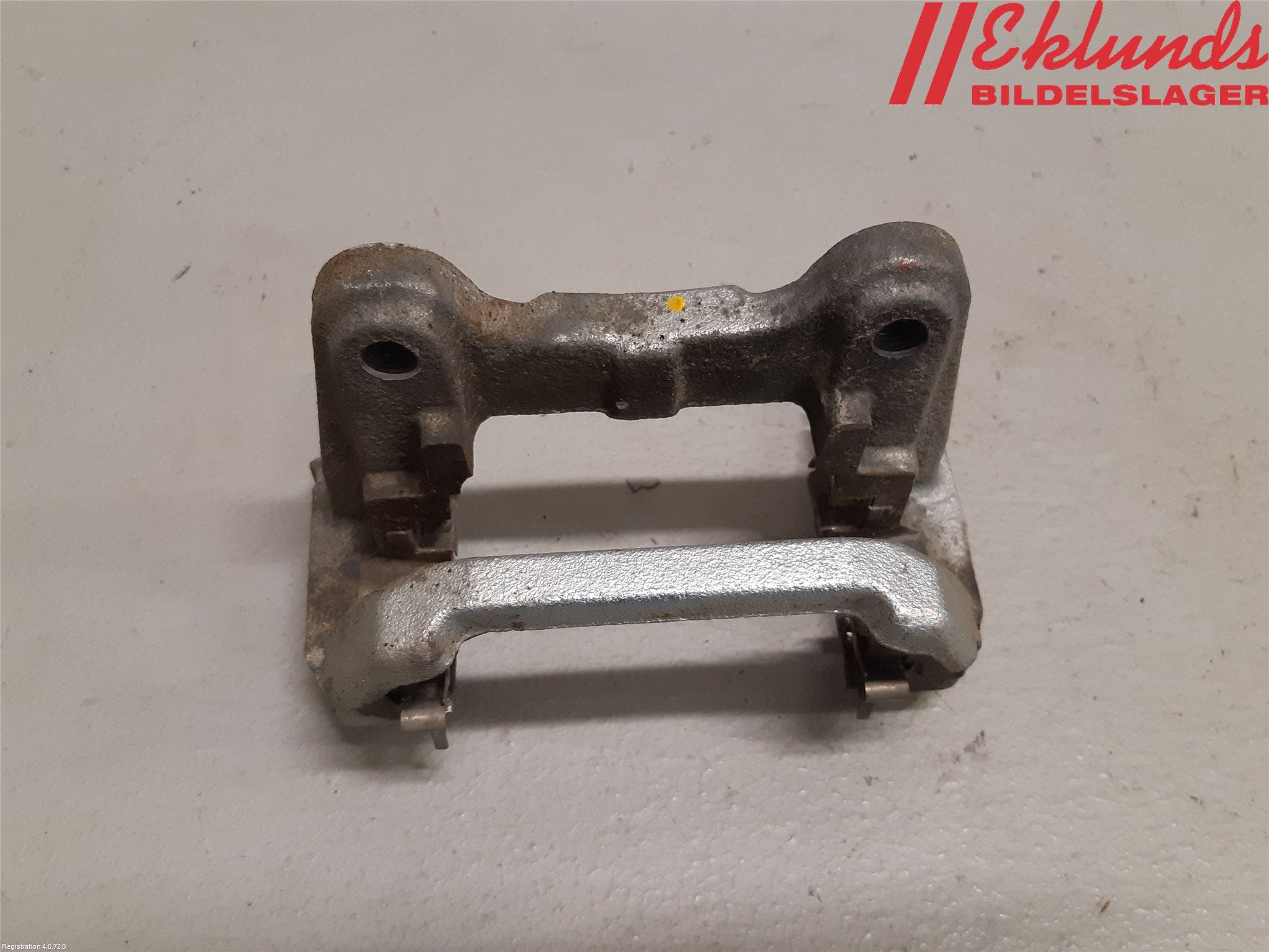 Toyota RAV4 19- Bromsokshållare