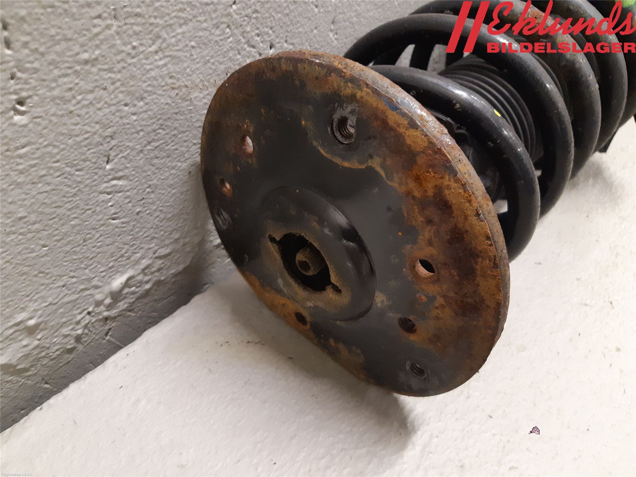 Volvo V60 11-13 Fjäderben Fram Höger