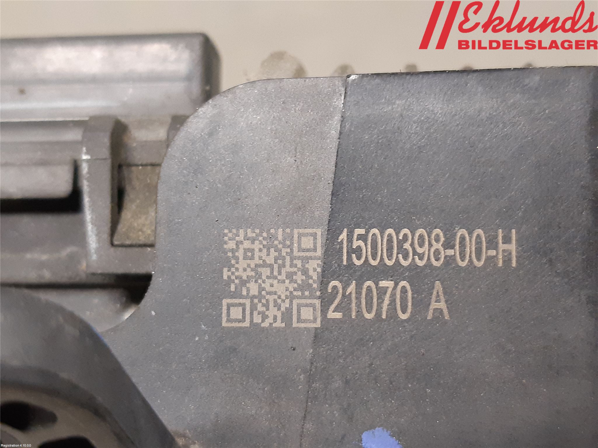 Tesla MODEL 3 17- Huvlås