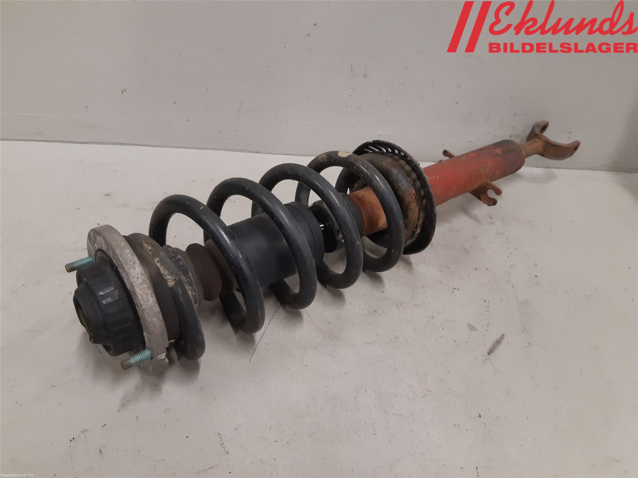 Audi A8/S8 4D 94-02 Fjäderben Fram Höger