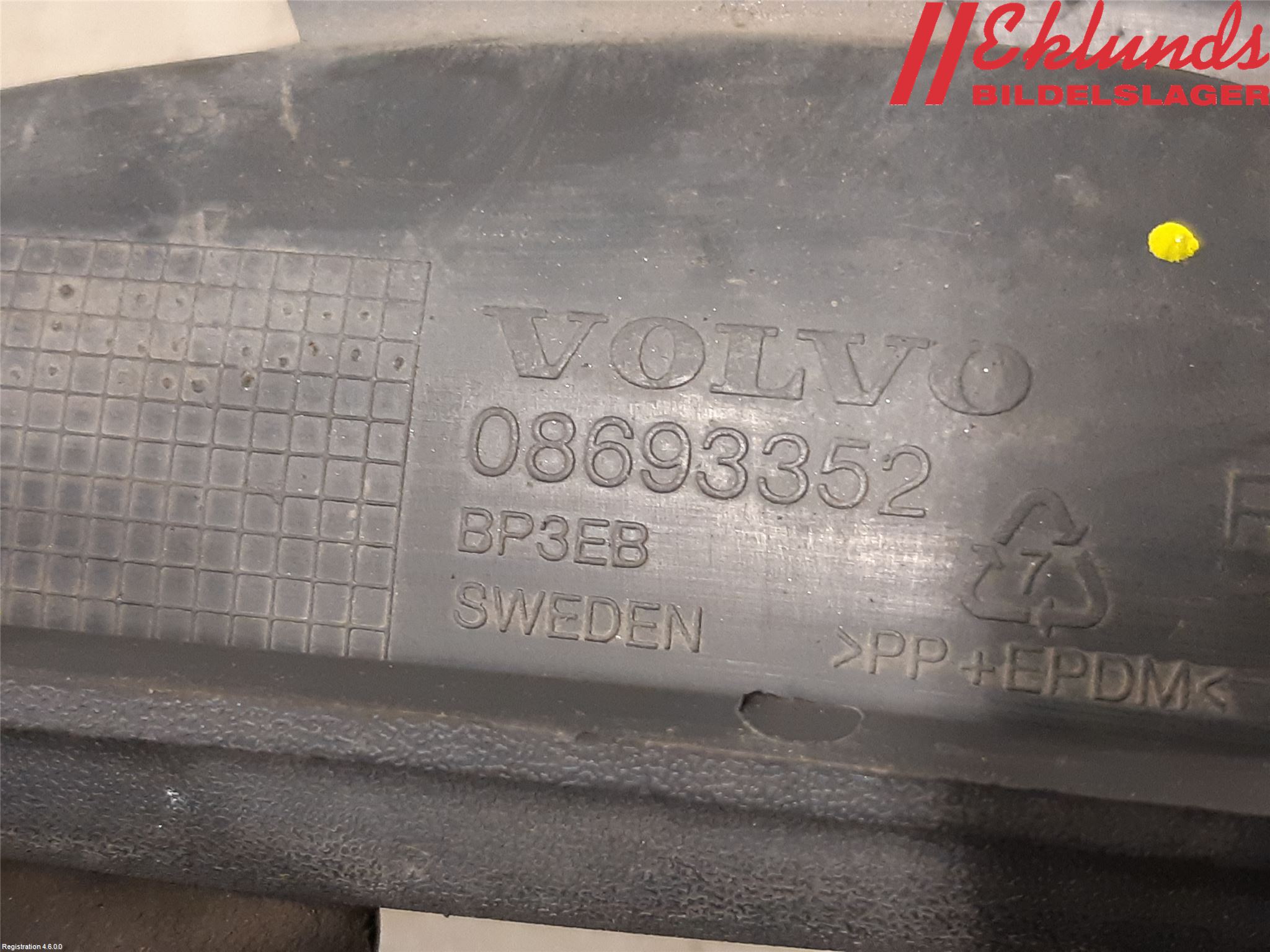 Volvo V70 05-08 Stöt Utfyllnad-List-Grill