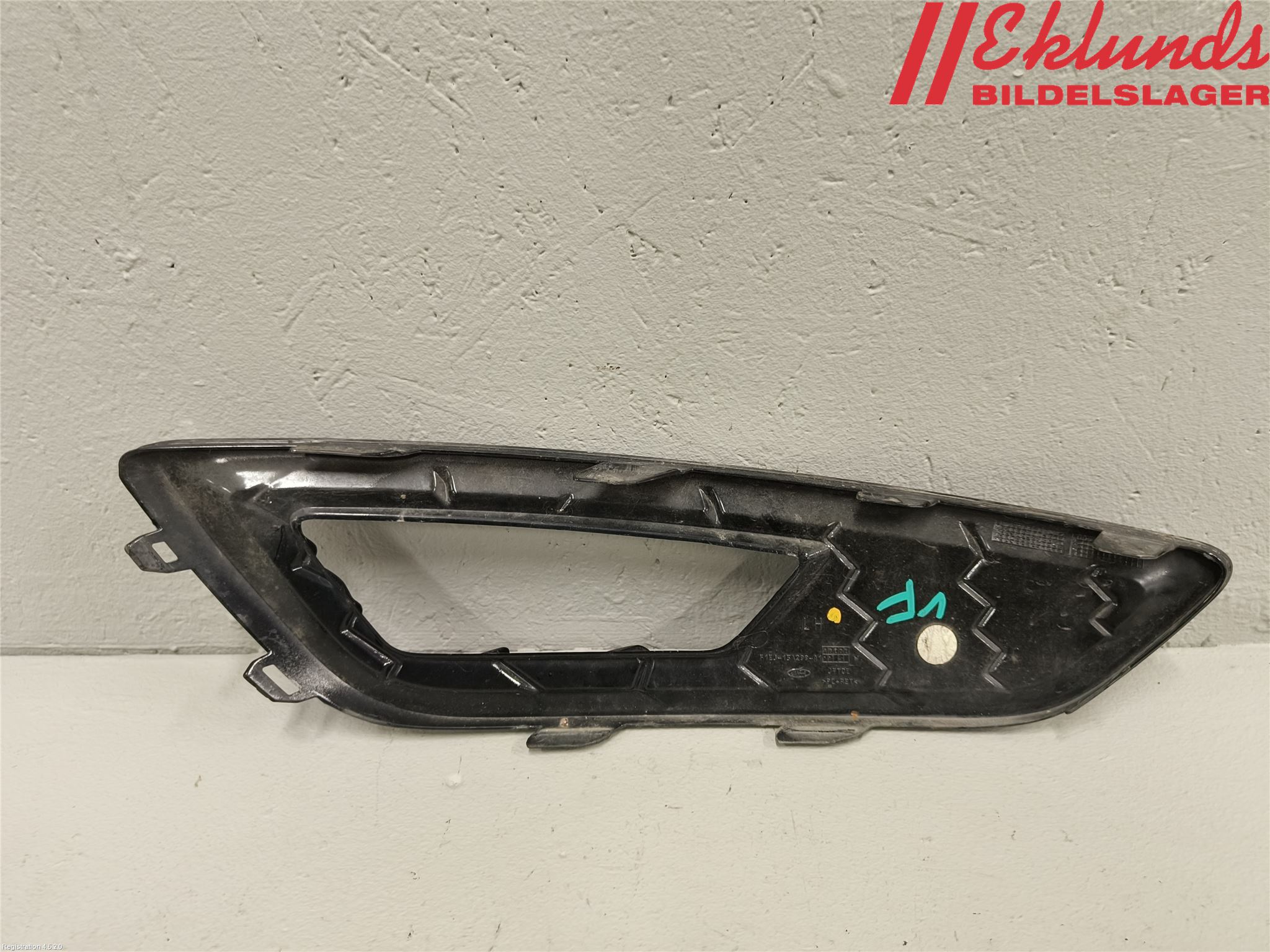 Ford FOCUS 15-18 Dimljussarg Fram