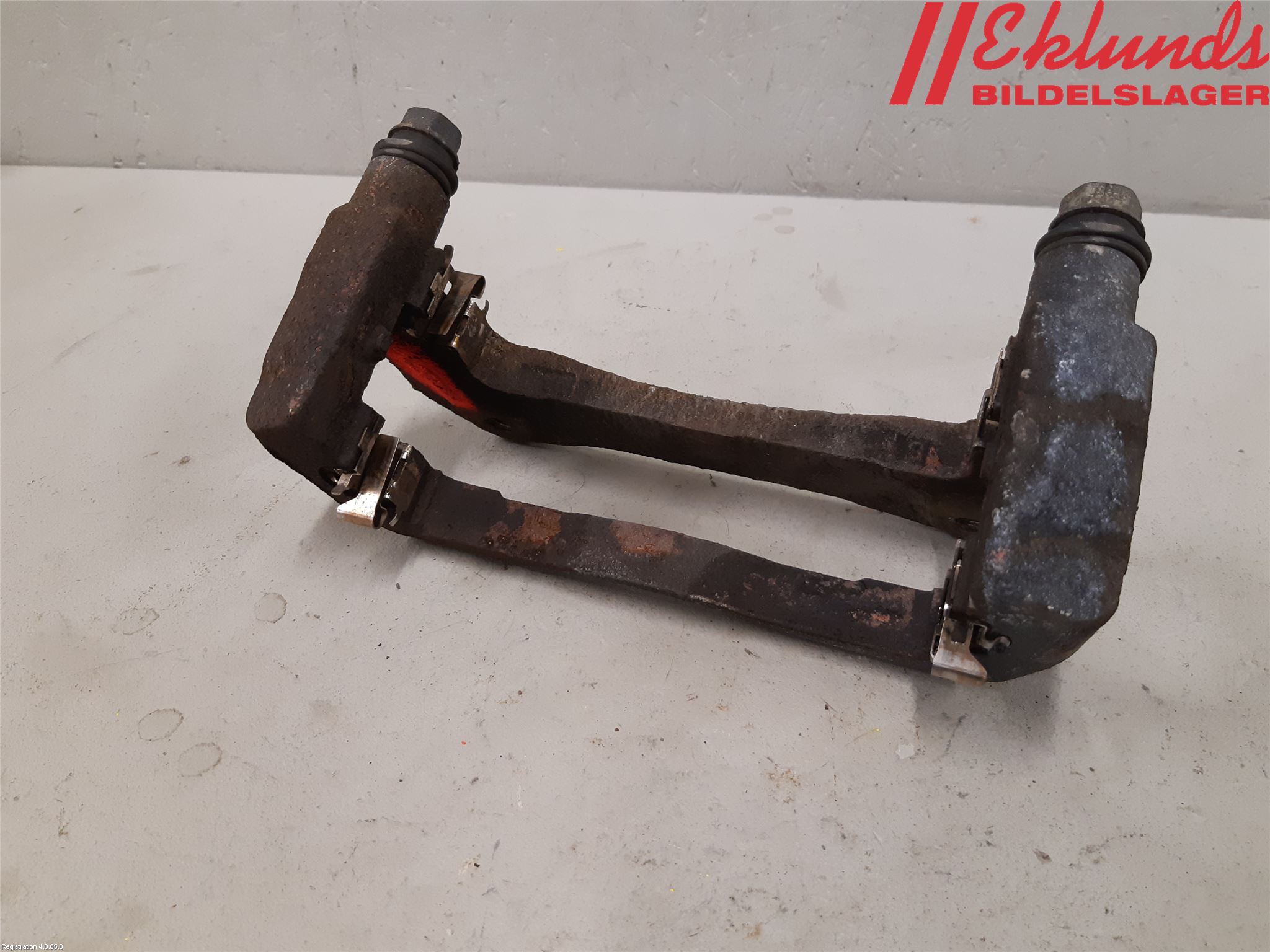 Toyota RAV4 13-18 Bromsokshållare