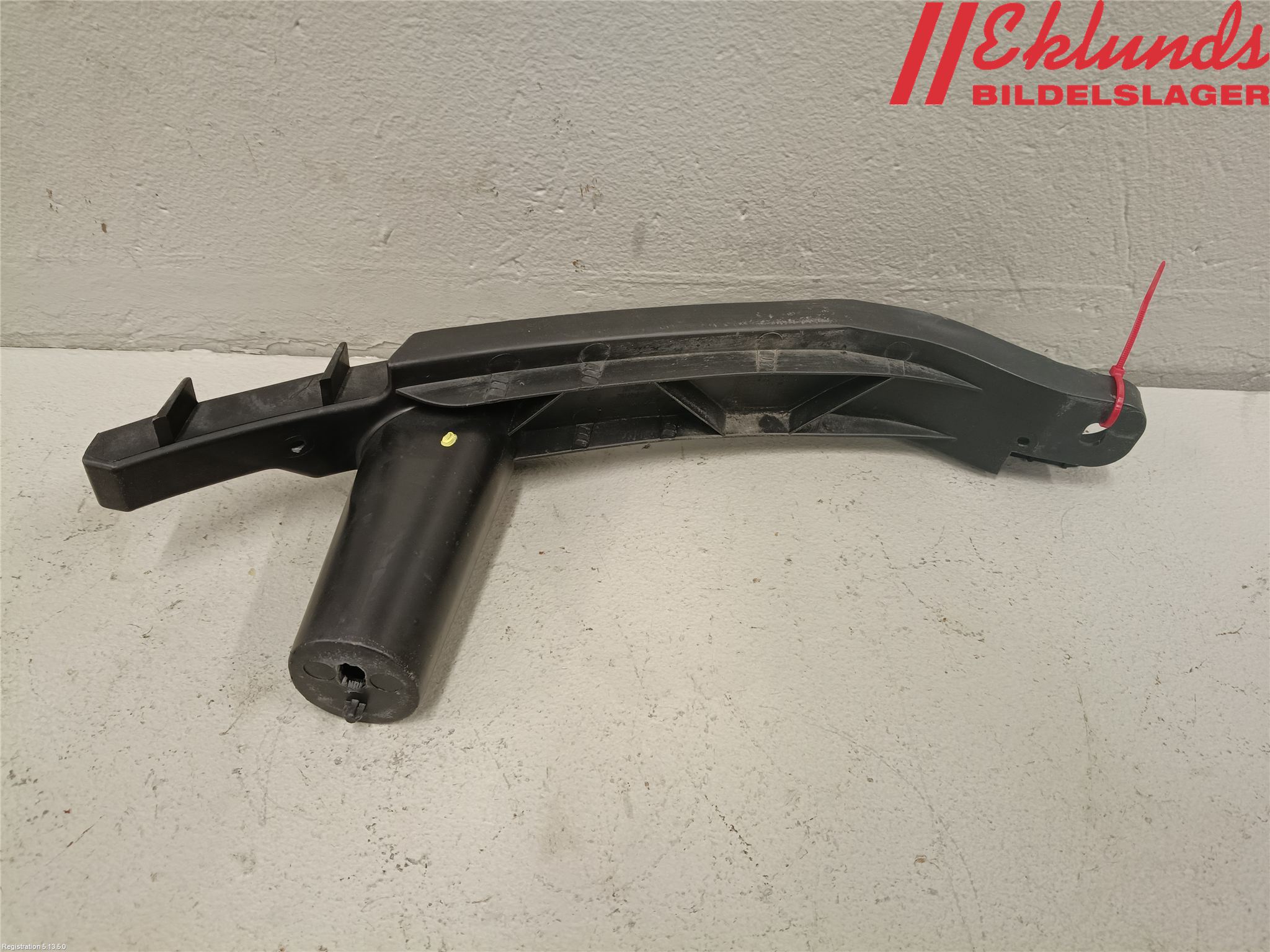 Volkswagen VW GOLF V 04-09 Stötfångarfäste Fram Vä