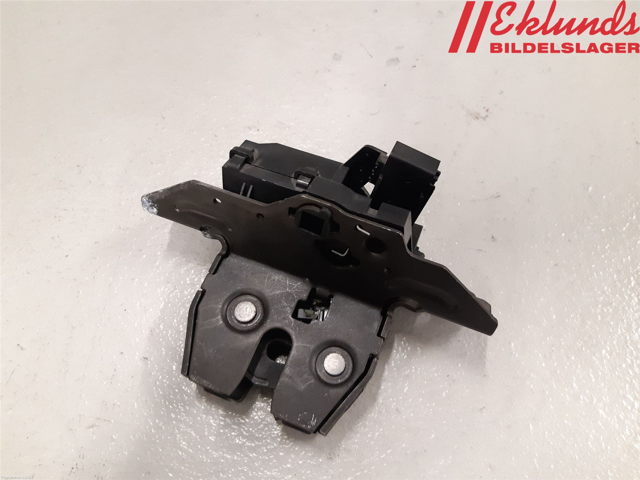 Opel ASTRA J 10-15 Låskista Baklucka