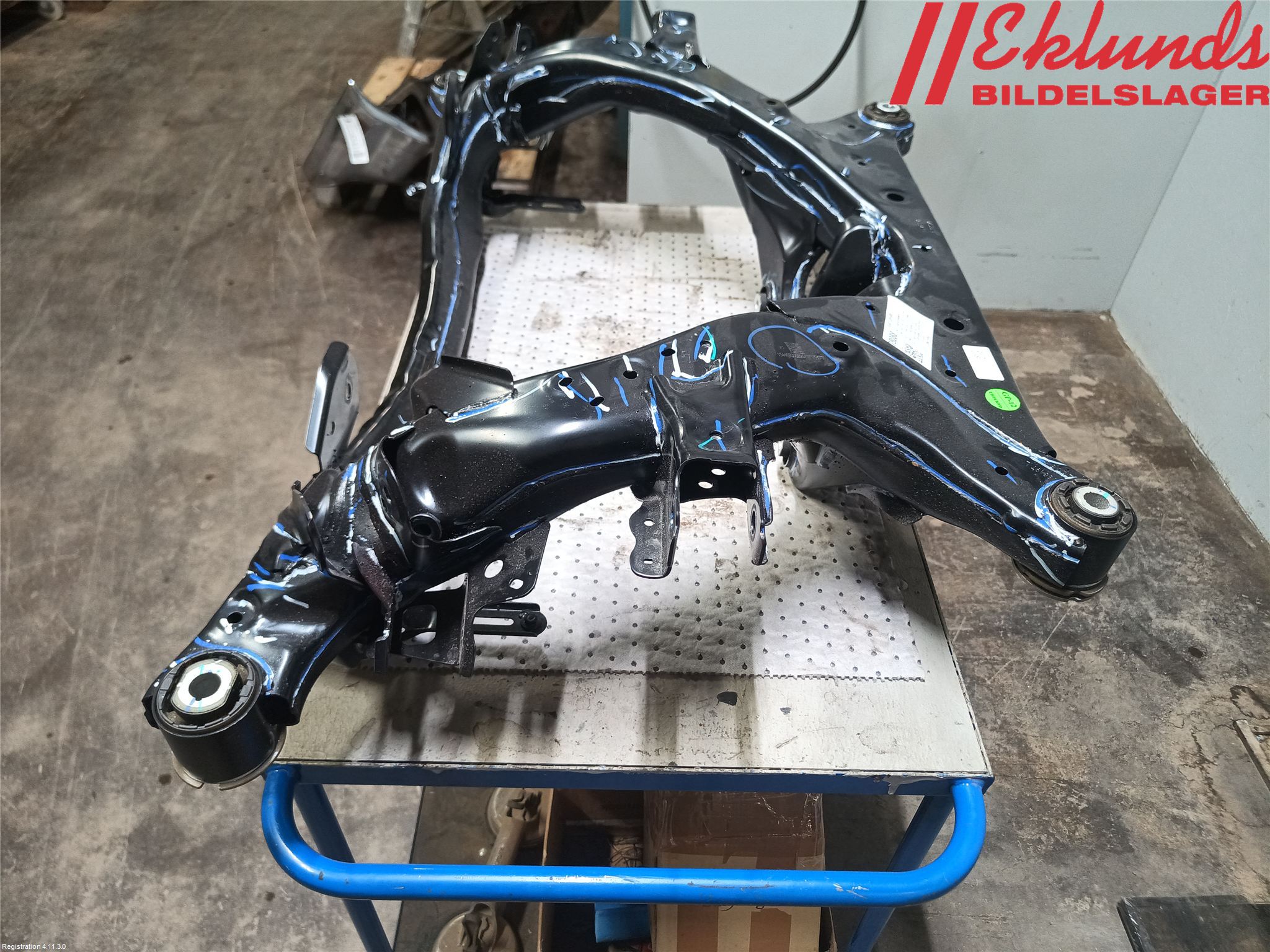 Tesla MODEL Y 21- Bakaxelbalk