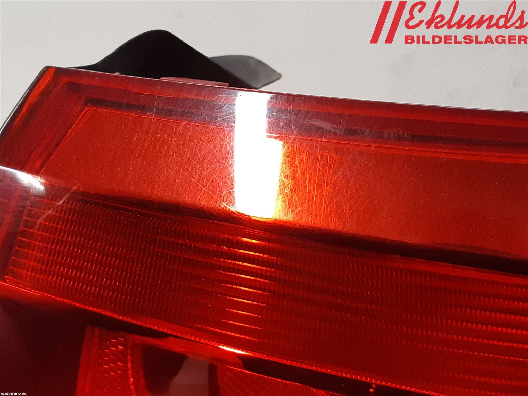 Volkswagen VW PASSAT 11-14 Bakljus Höger
