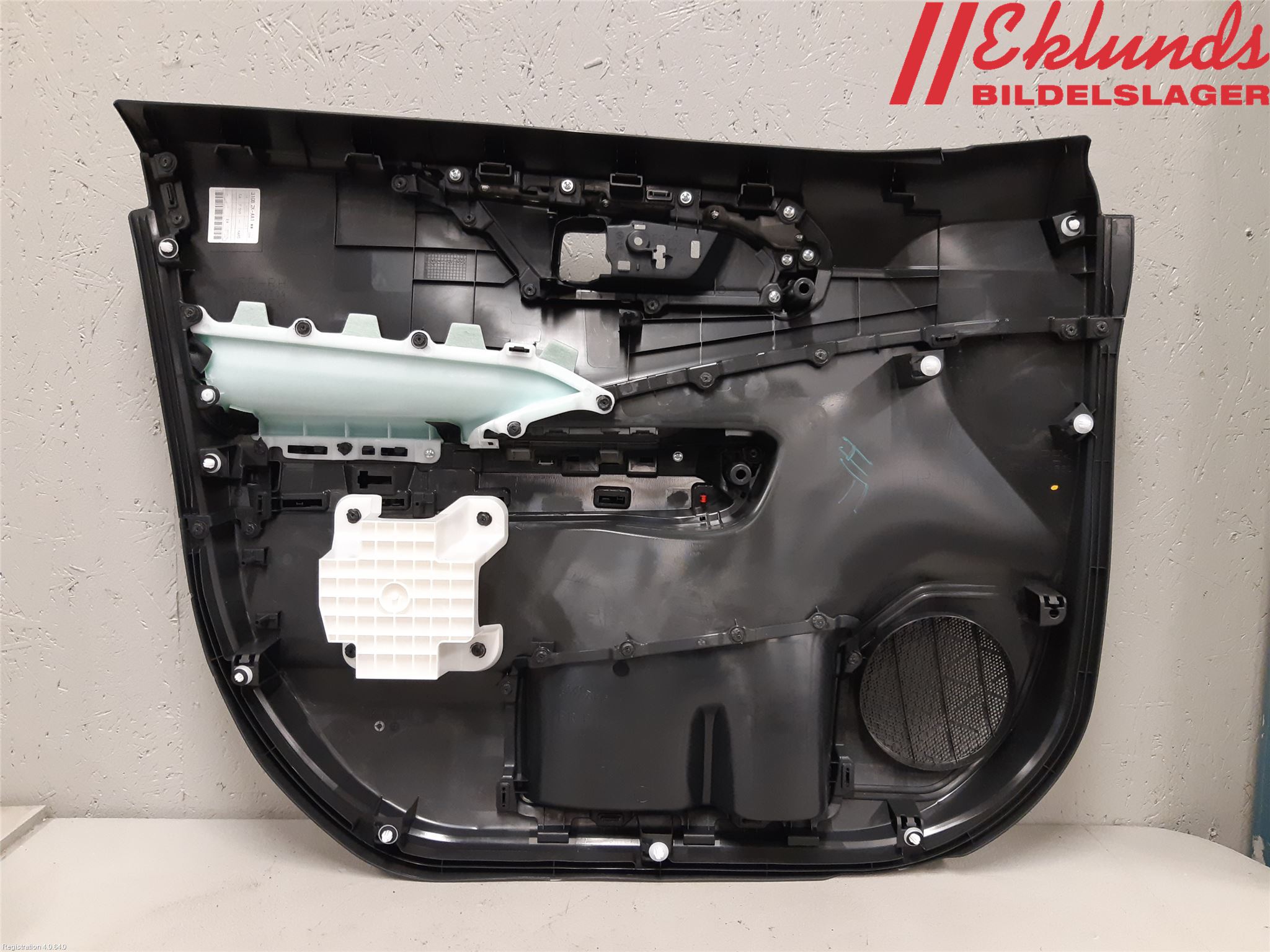 Toyota RAV4 19- Dörrklädsel Hö