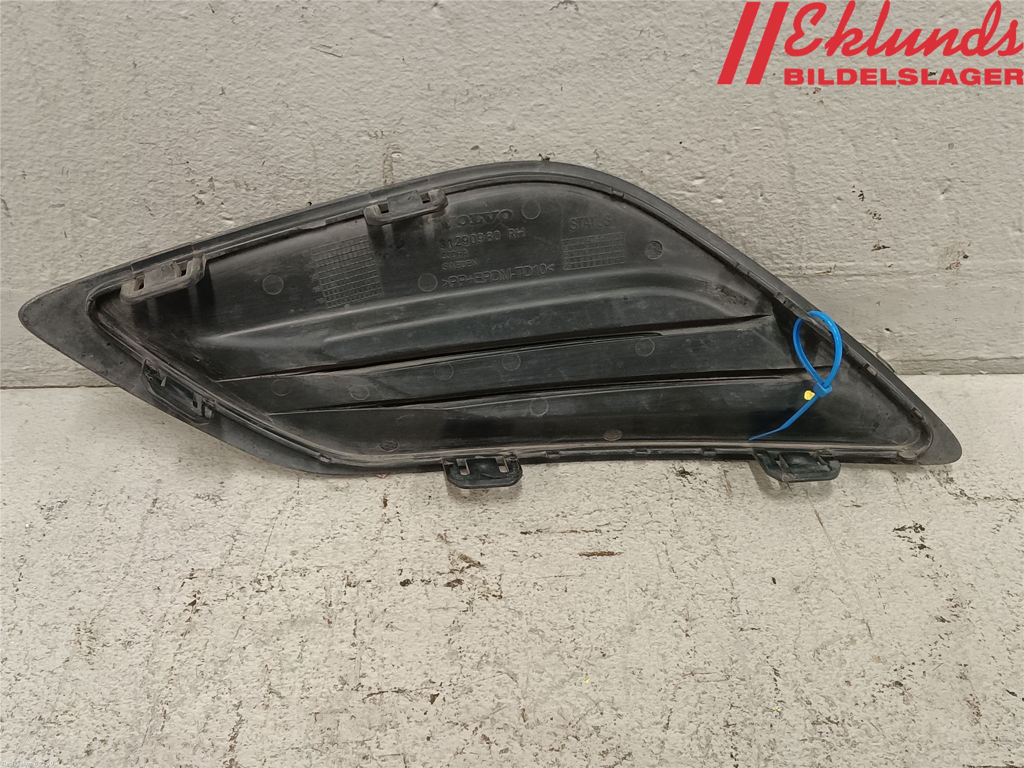 Volvo V60 11-13 Dimljussarg Fram
