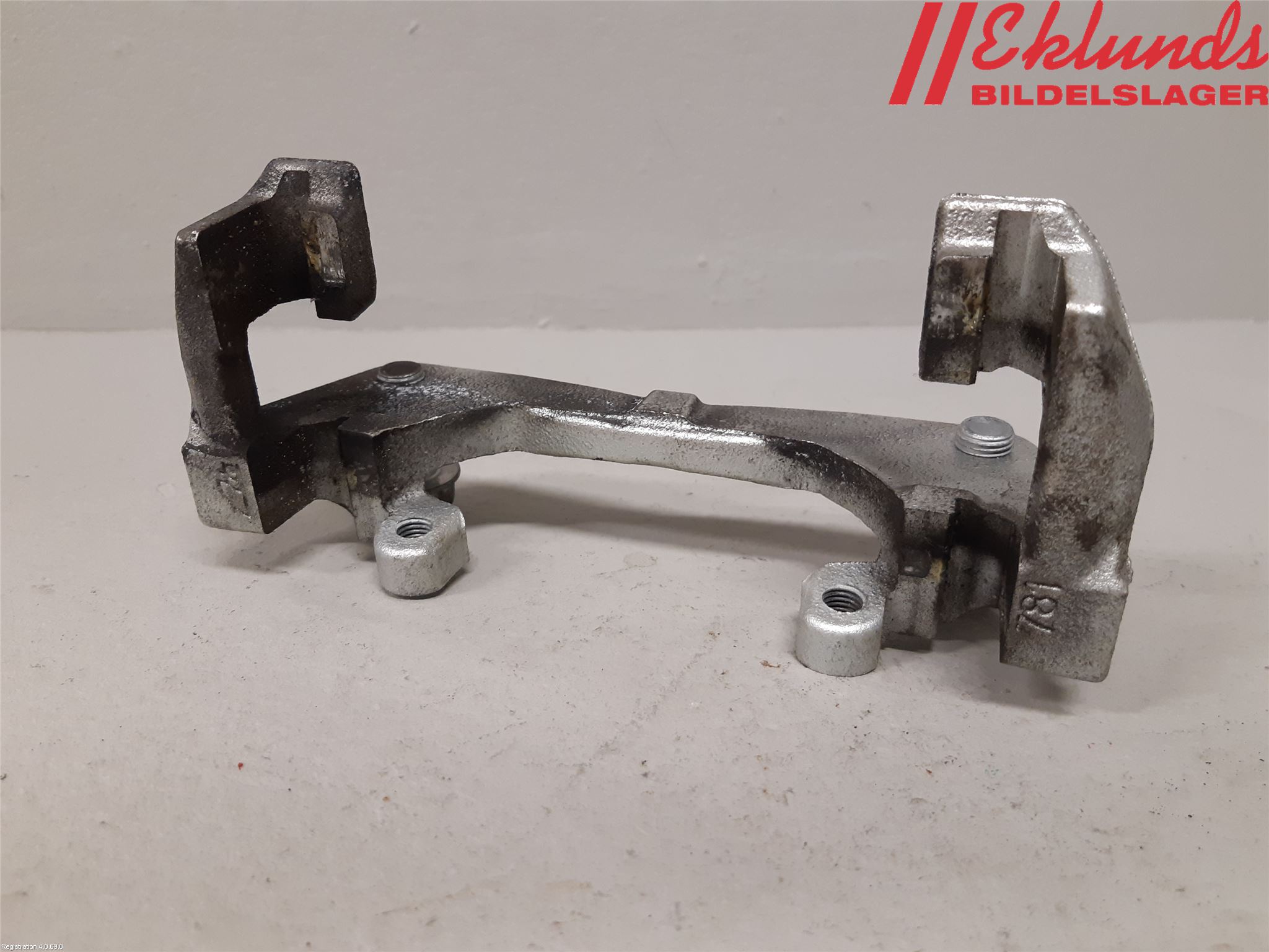 Toyota YARIS XP130 15-20 Bromsokshållare