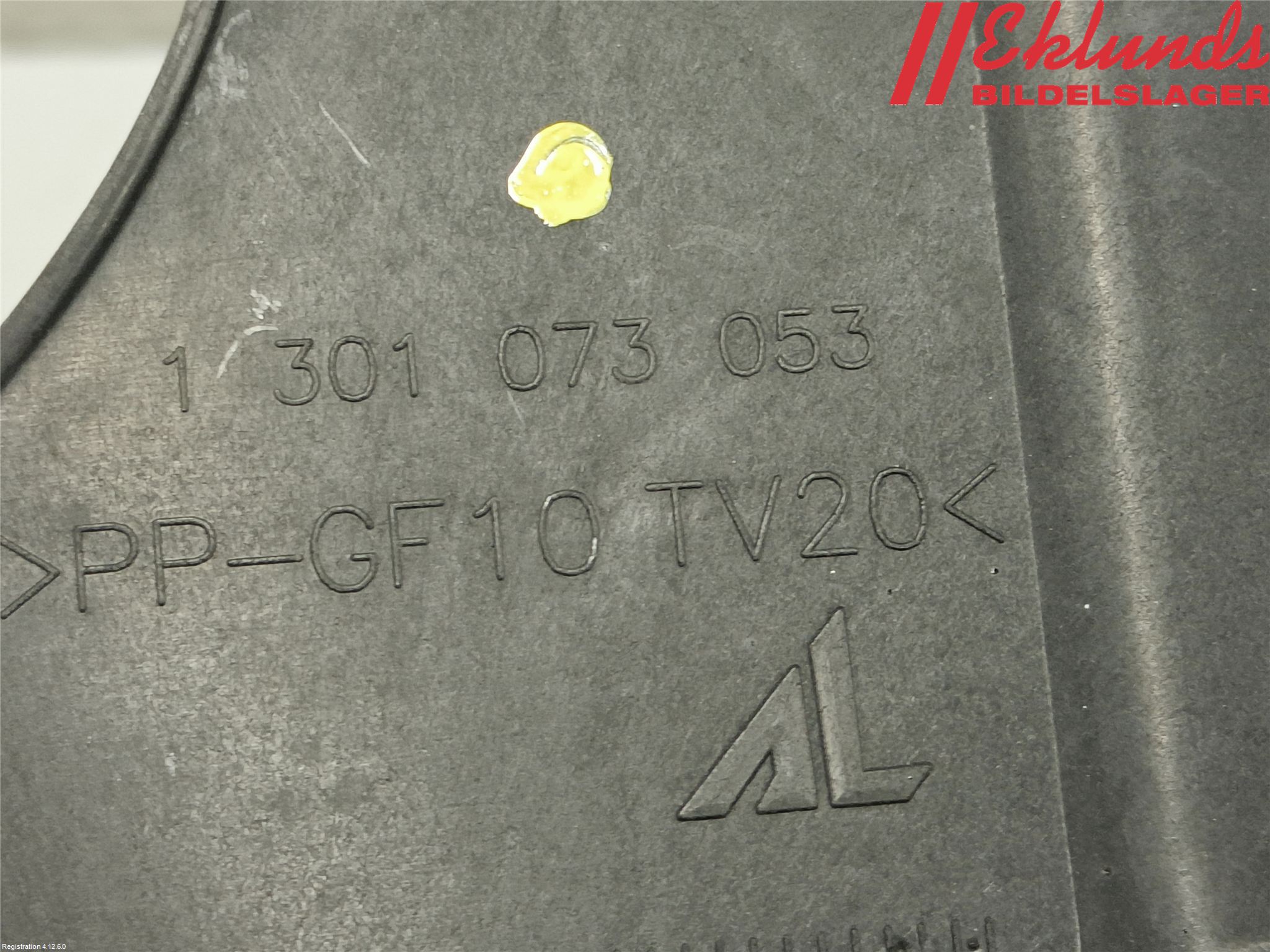 Audi A4/S4 08-11 Strålkastarsarg Vänster