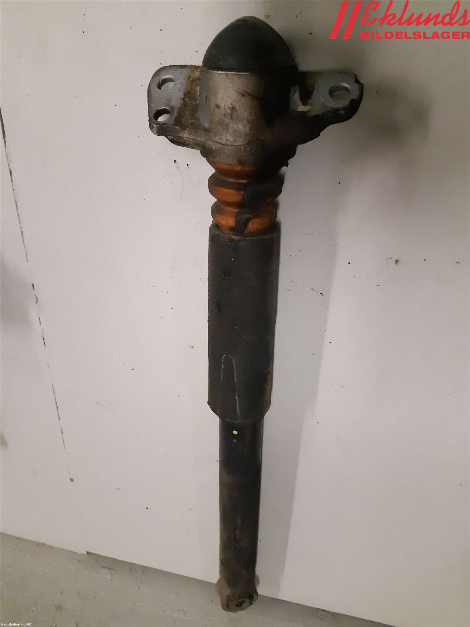 Volkswagen VW PASSAT 11-14 Stötdämpare Bak