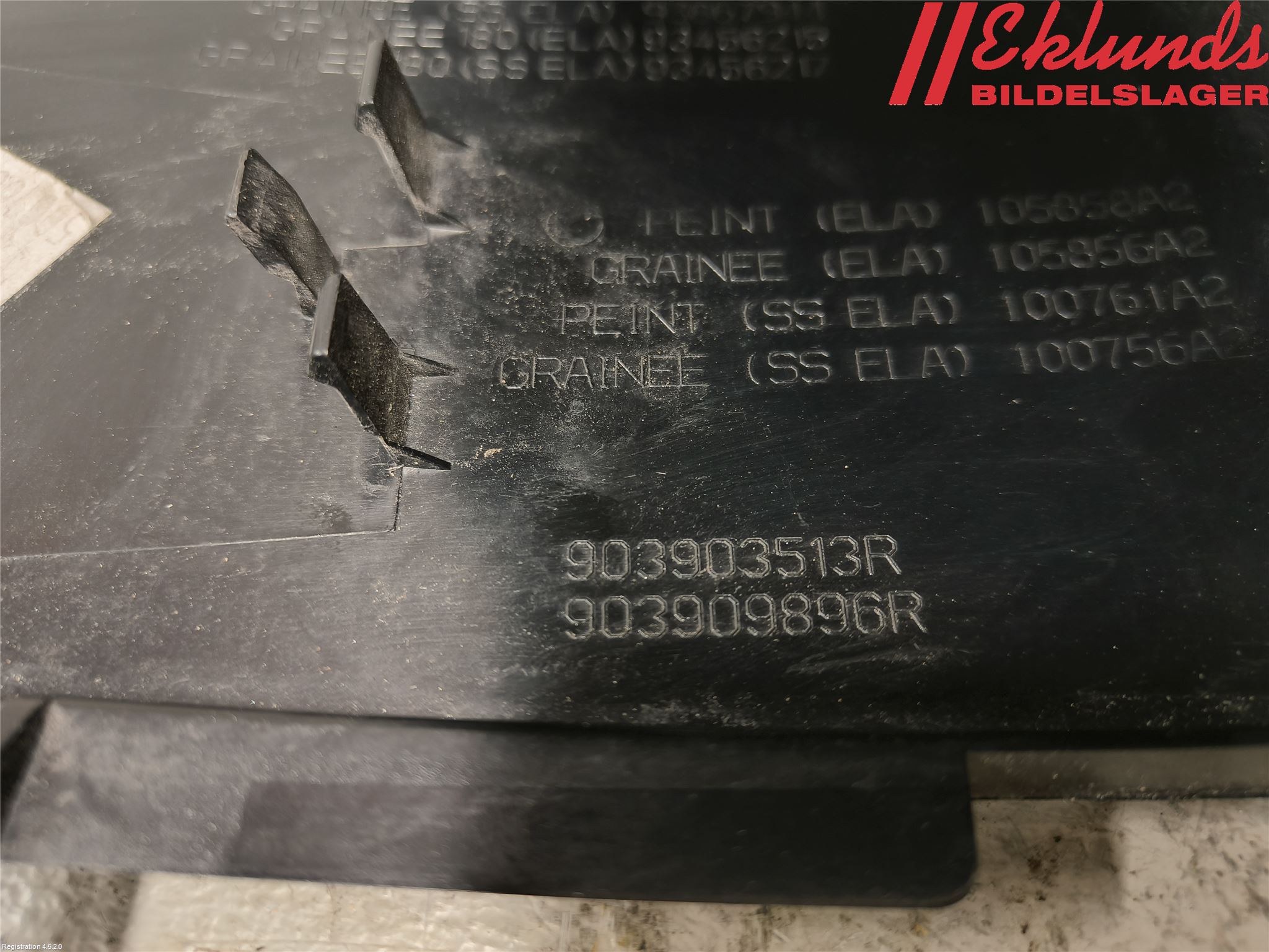 Renault TRAFIC/E-TECH 15- Bakljussarg