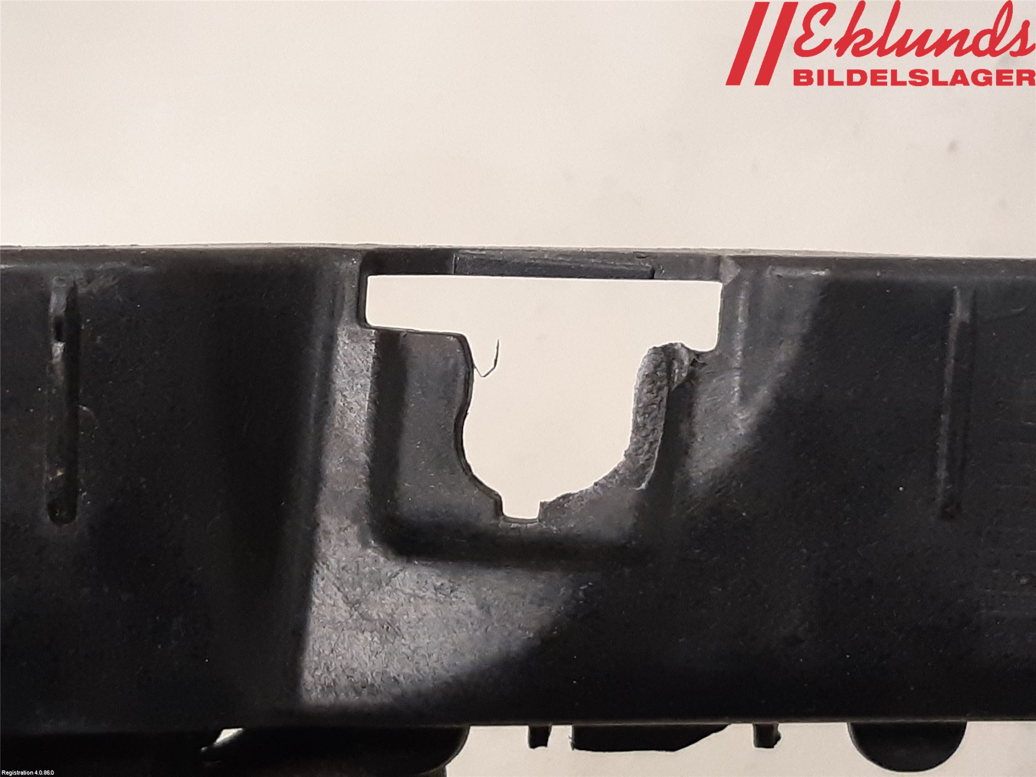 Kia STINGER 18- Stötfångarfäste Bak Hö