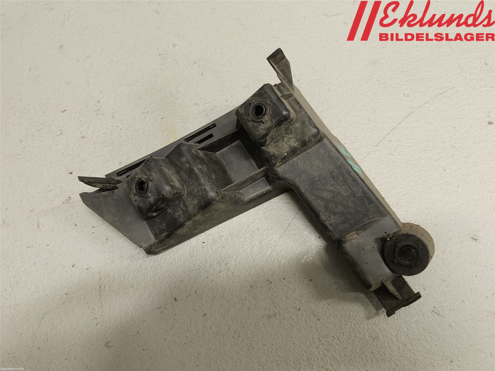 Volvo V70 08-13 Stötfångarfäste Bak Hö