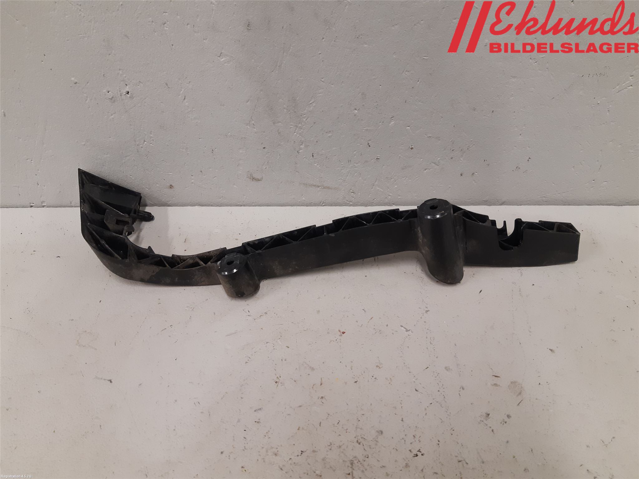 Fiat FREEMONT Stötfångarfäste Bak Vä