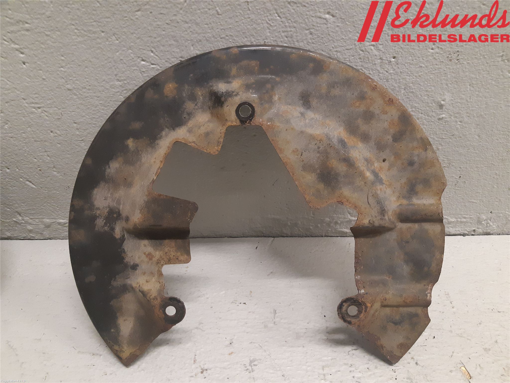 Ford KUGA 17-19 Bromssköld Fram