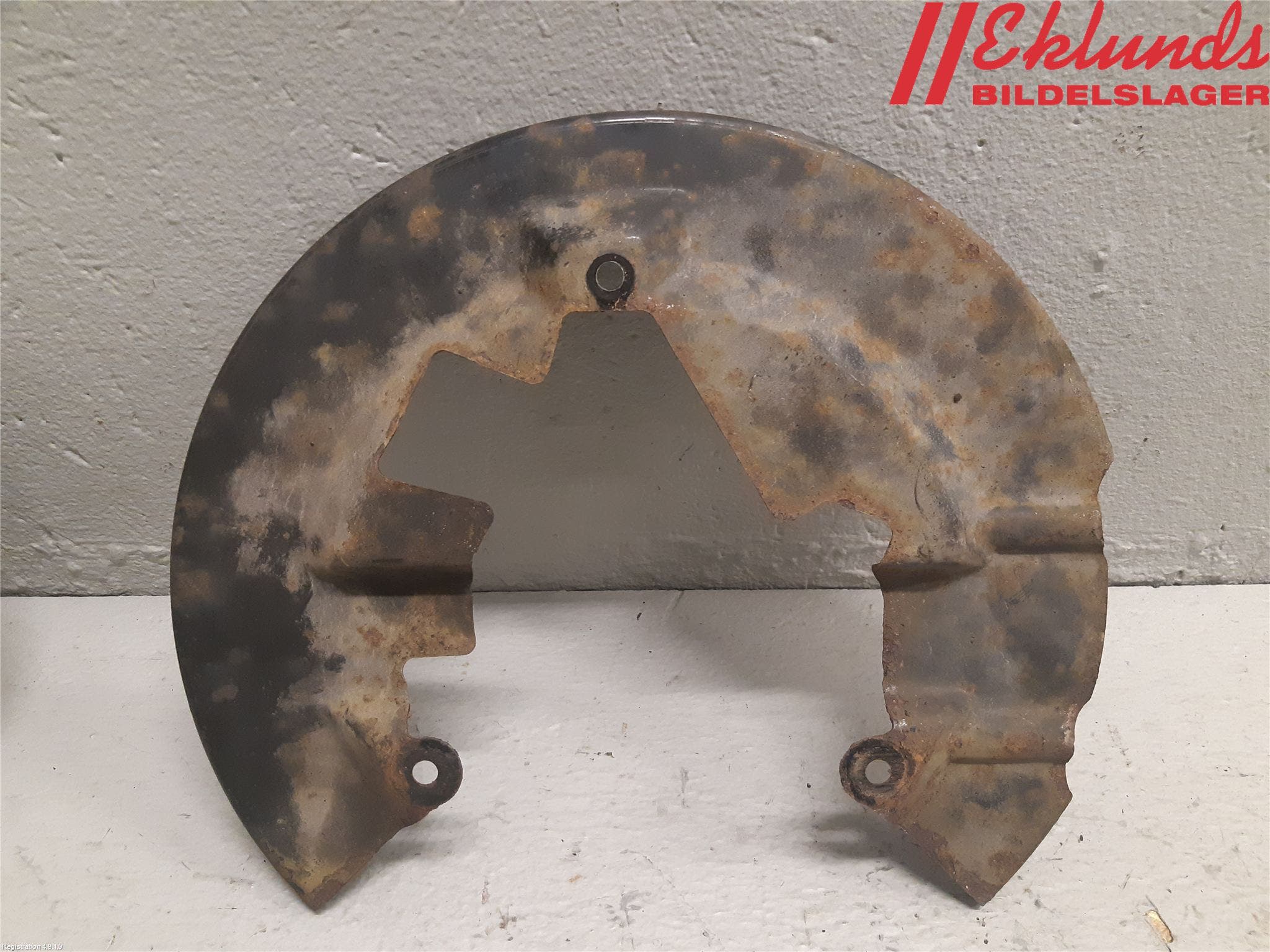 Ford KUGA 17-19 Bromssköld Fram