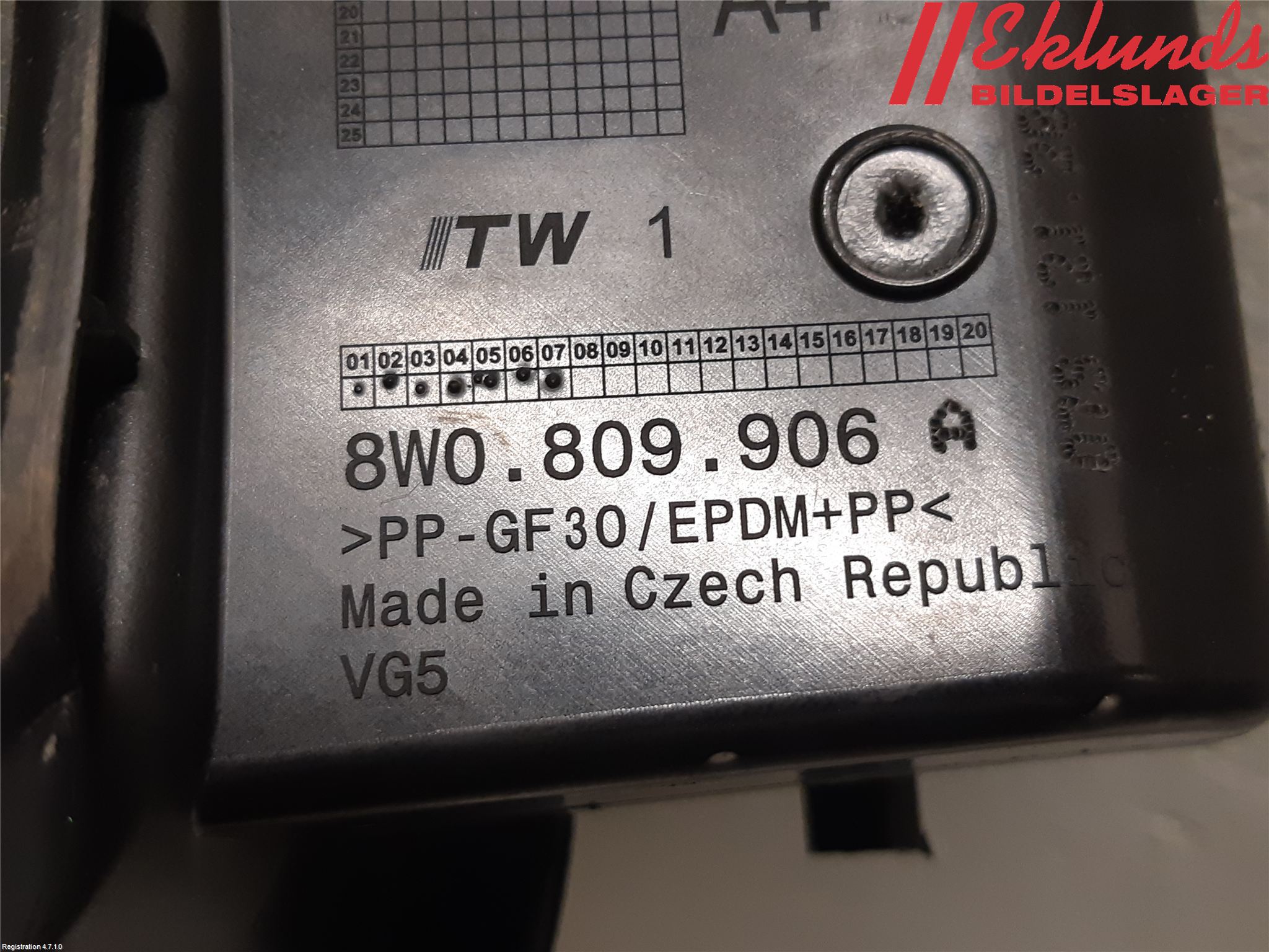 Audi A4/S4 B9 16-19 Tanklucka