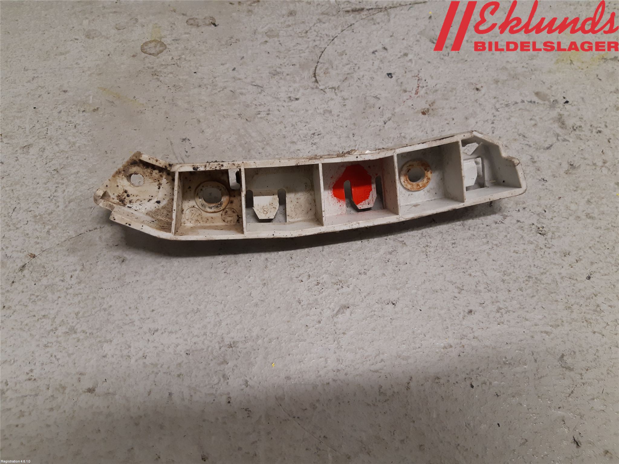 Ford FOCUS 11-14 Stötfångarfäste Fram Vä