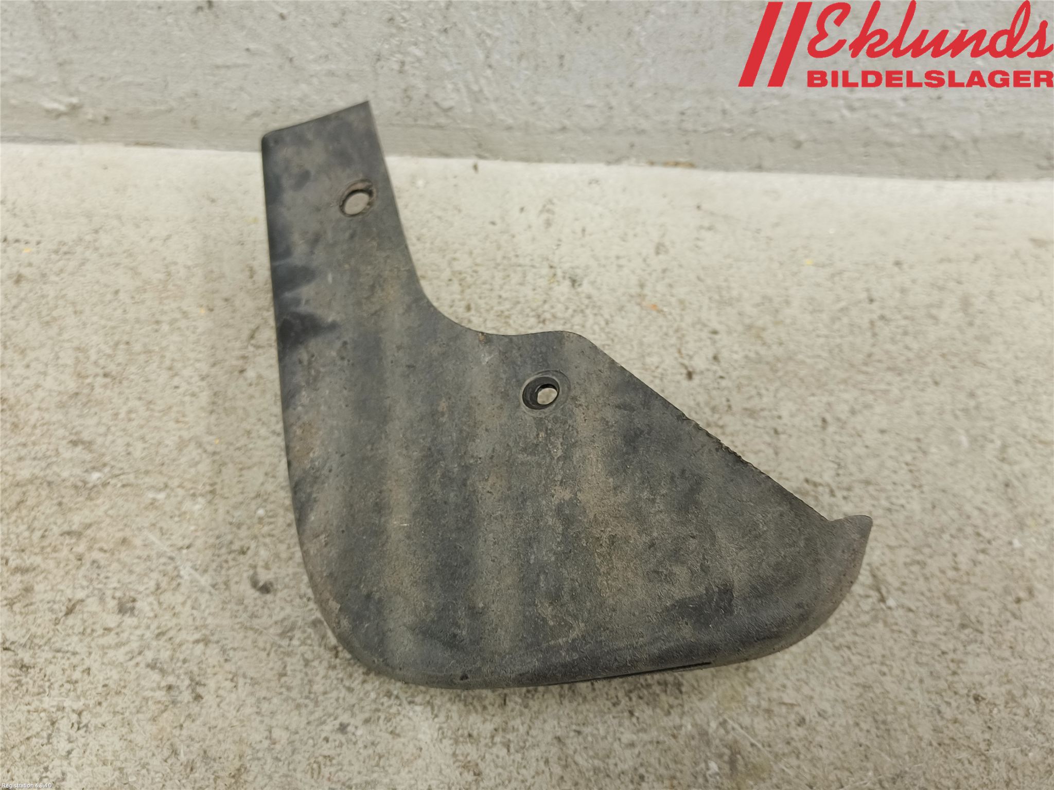 Nissan JUKE 10-14 Stänkskydd