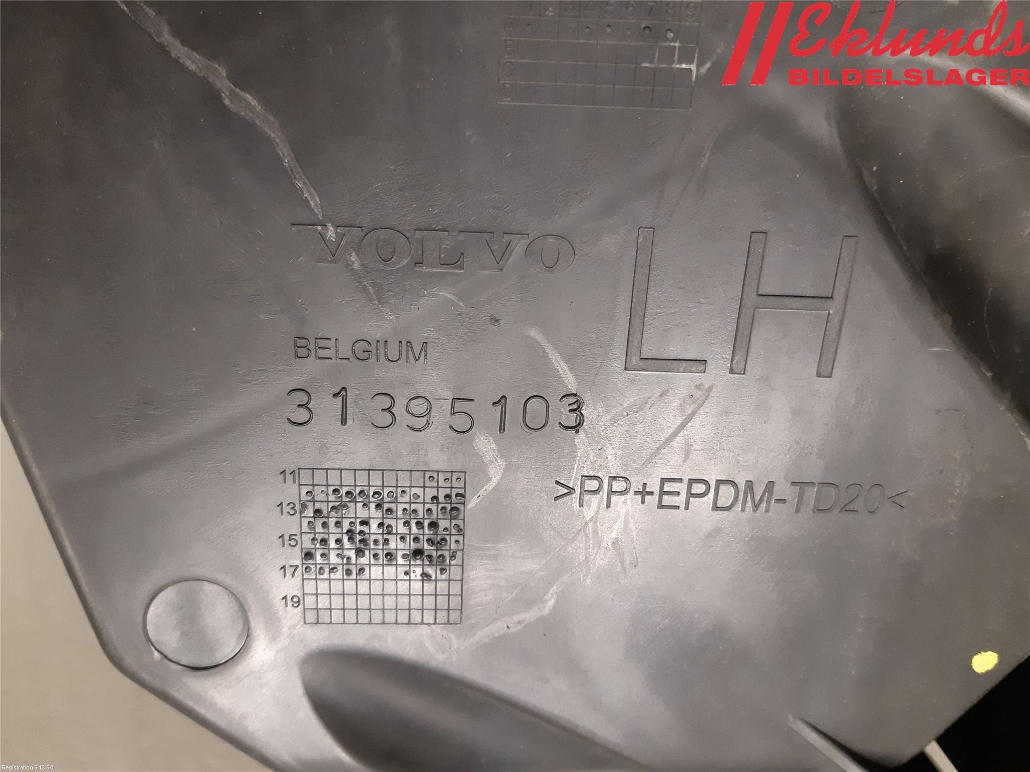 Volvo V40 CROSS COUNTRY 13-19 Stötfångarfäste Bak Vä
